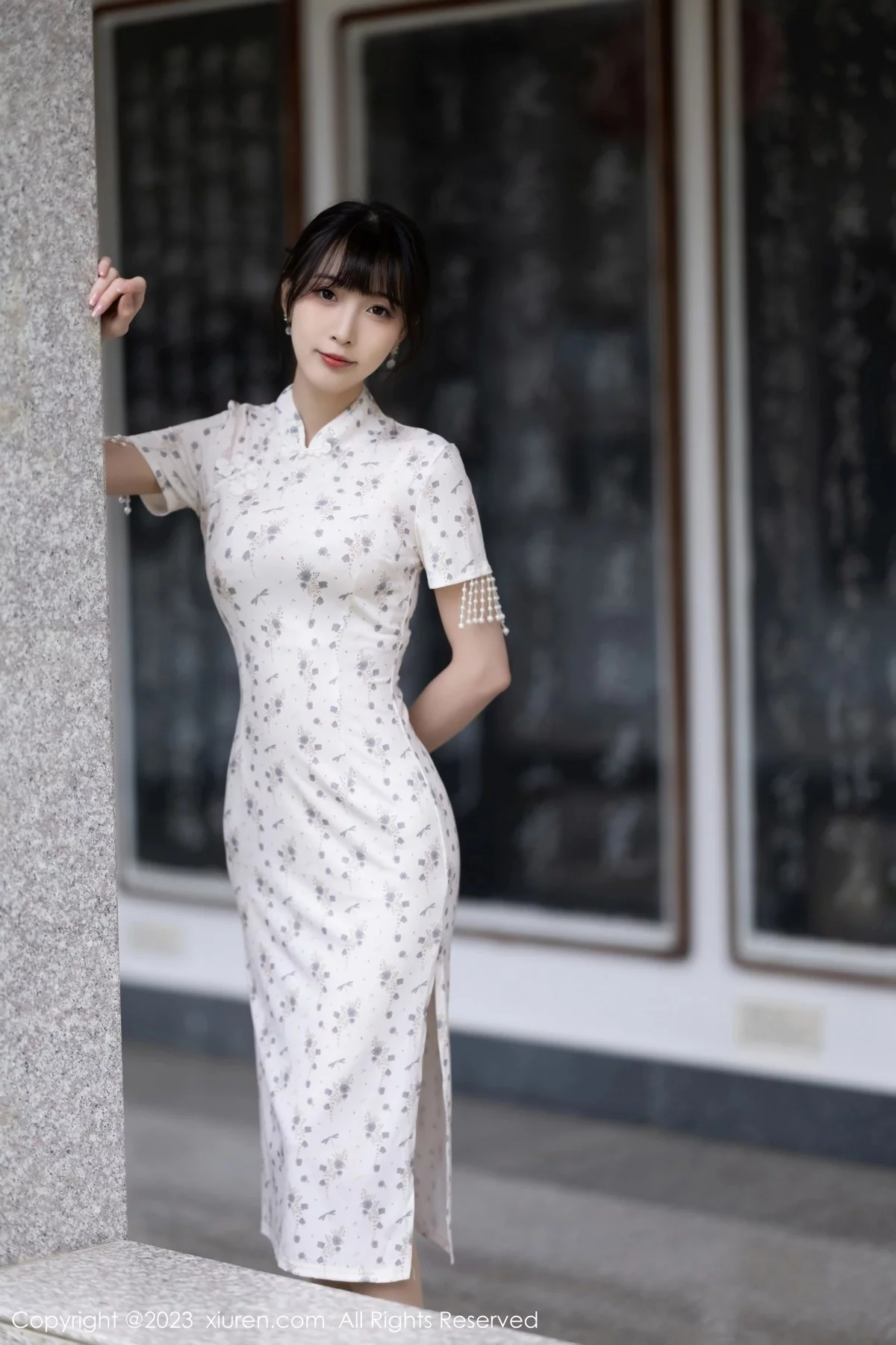 [[XiuRen秀人网]秀人网]No.6346_模特林星阑海南旅拍性感浅色短款旗袍露浅粉色蕾丝内衣迷人写真85P