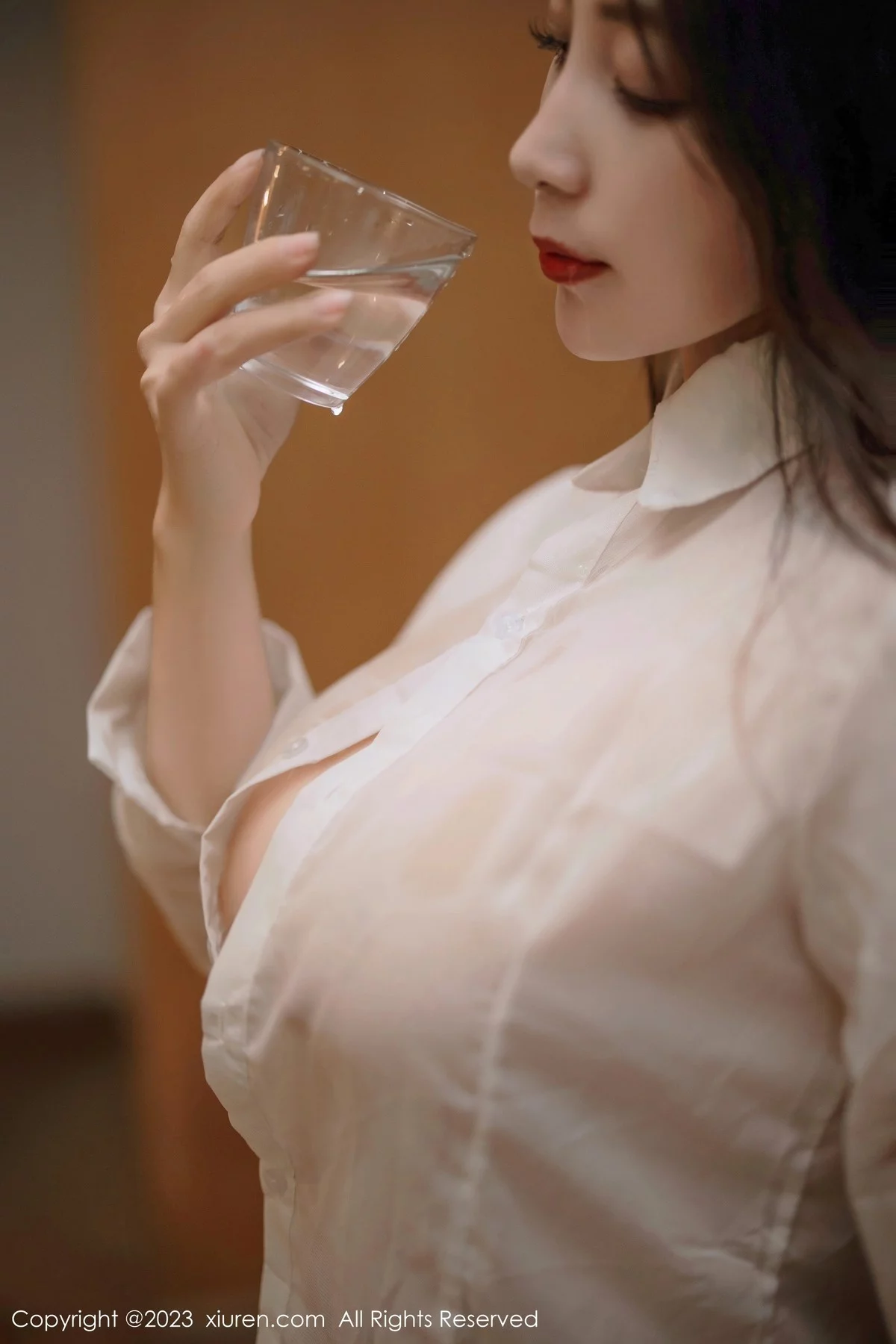 [[XiuRen秀人网]秀人网]No.6341_模特娇喘JC性感薄透白T配黑色短裙露超薄肉丝秀翘臀诱惑写真65P