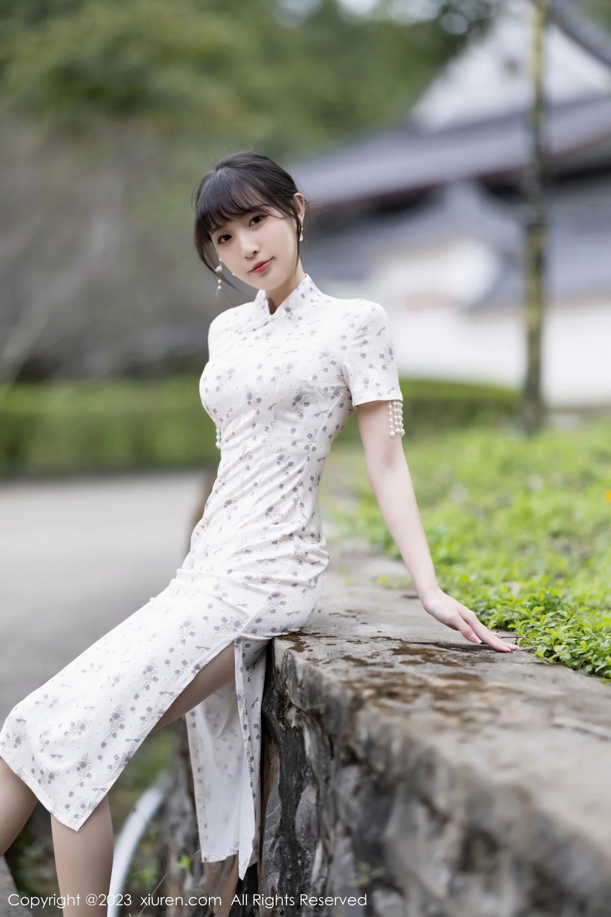 [[XiuRen秀人网]秀人网]No.6346_模特林星阑海南旅拍性感浅色短款旗袍露浅粉色蕾丝内衣迷人写真85P