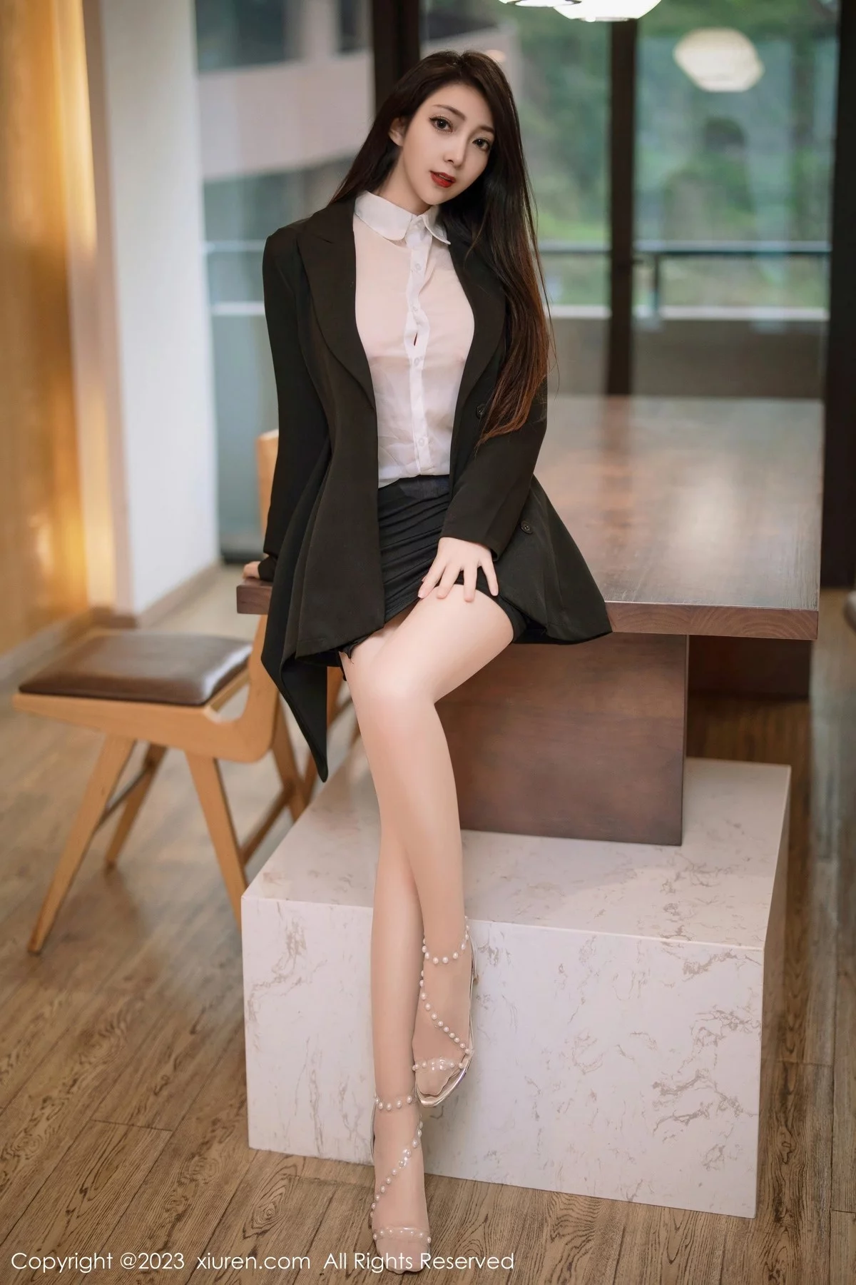 [[XiuRen秀人网]秀人网]No.6341_模特娇喘JC性感薄透白T配黑色短裙露超薄肉丝秀翘臀诱惑写真65P