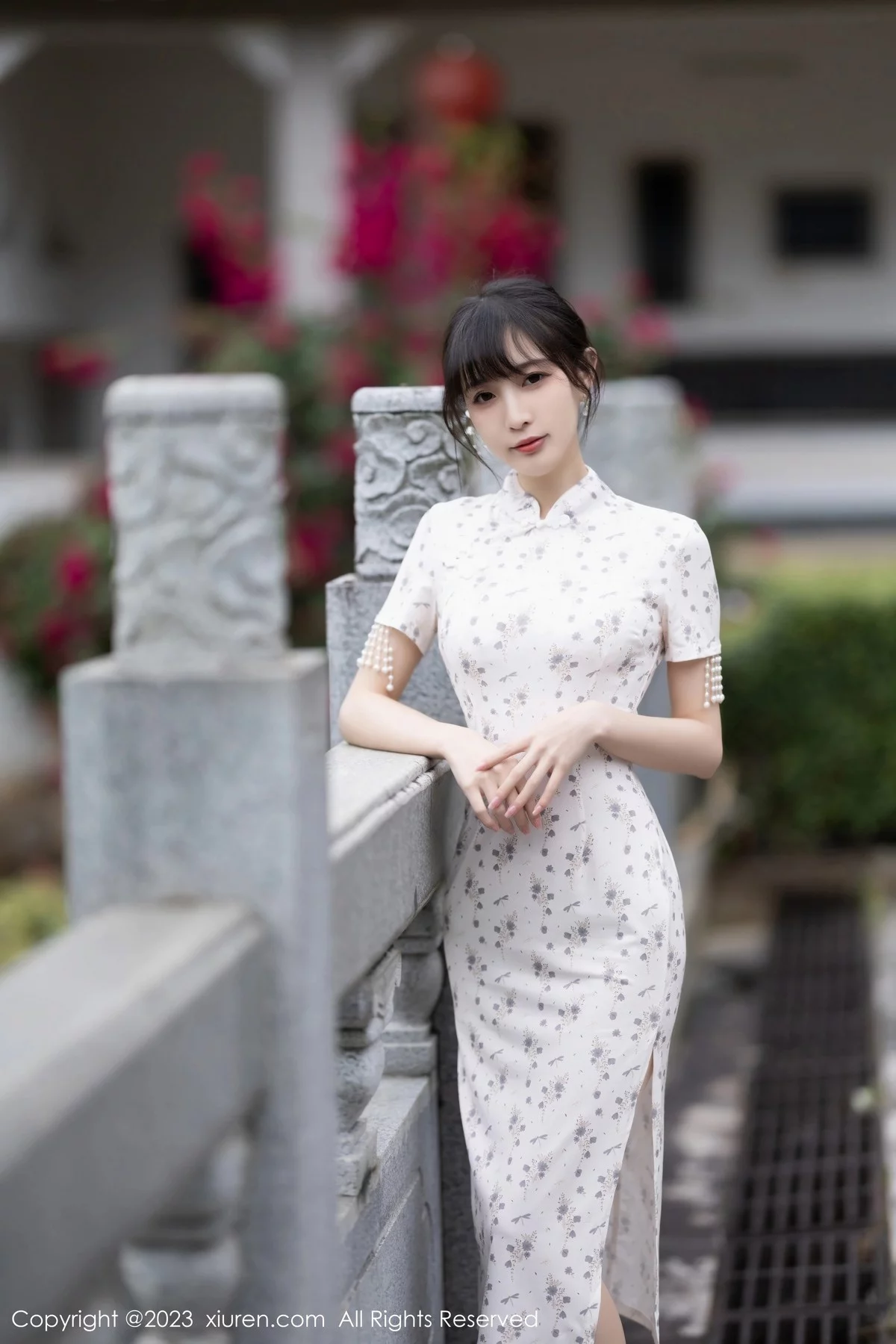 [[XiuRen秀人网]秀人网]No.6346_模特林星阑海南旅拍性感浅色短款旗袍露浅粉色蕾丝内衣迷人写真85P