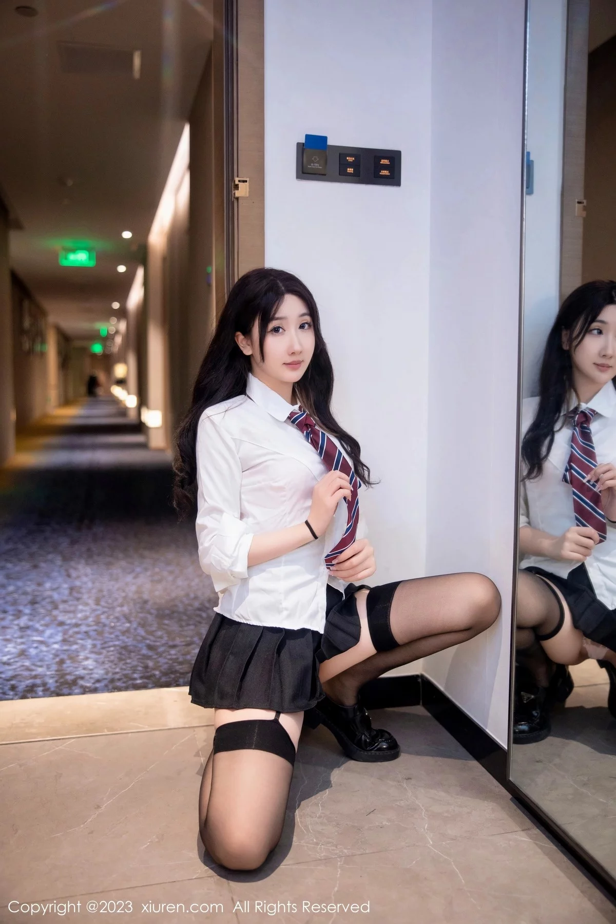 [[XiuRen秀人网]秀人网]No.6350_模特江真真性感白T配黑短裙露粉色蕾丝内衣黑丝吊袜诱惑写真90P