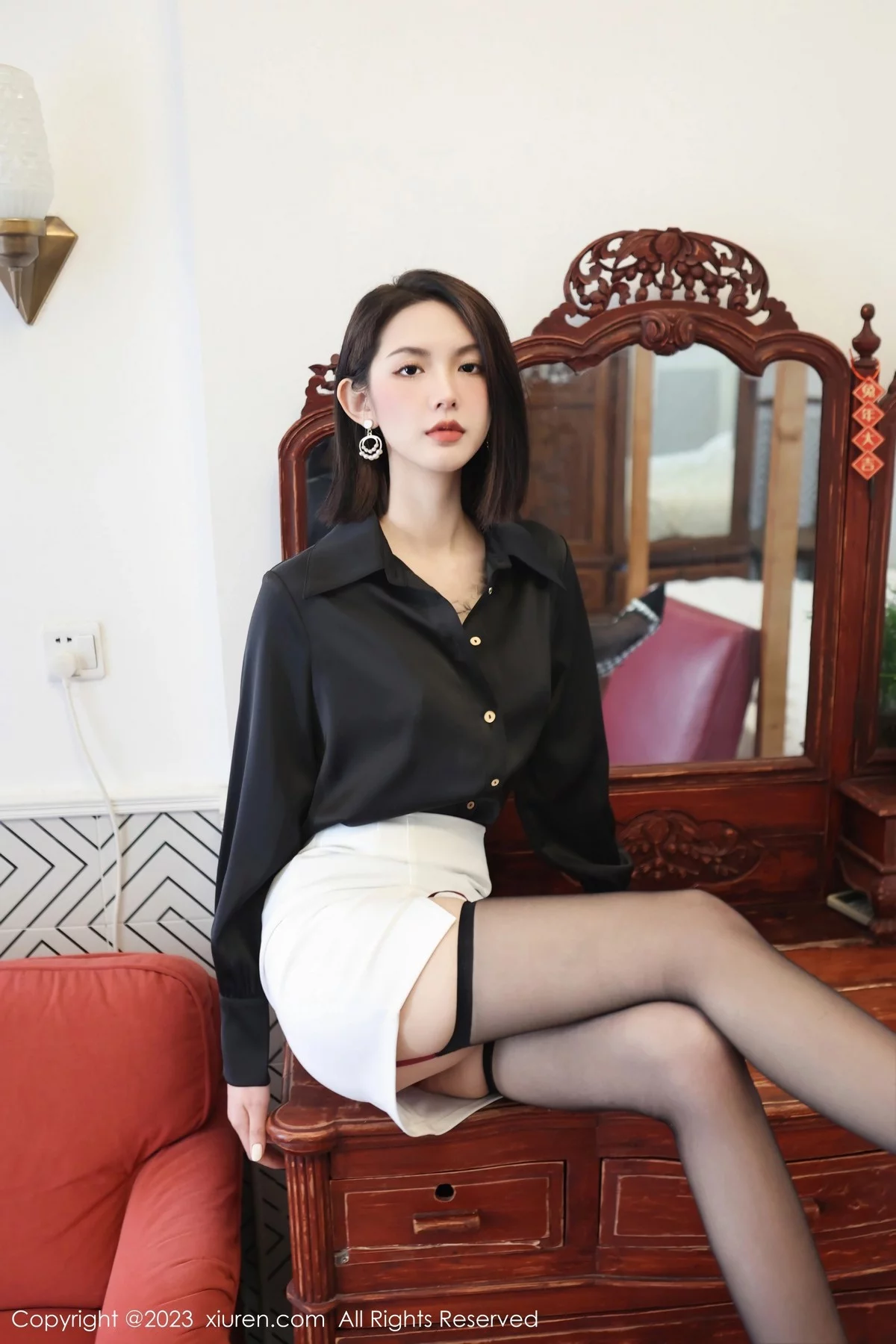 [[XiuRen秀人网]秀人网]No.6356_模特乔一一私房半脱露性感红色蕾丝内衣配黑丝吊袜完美诱惑写真89P