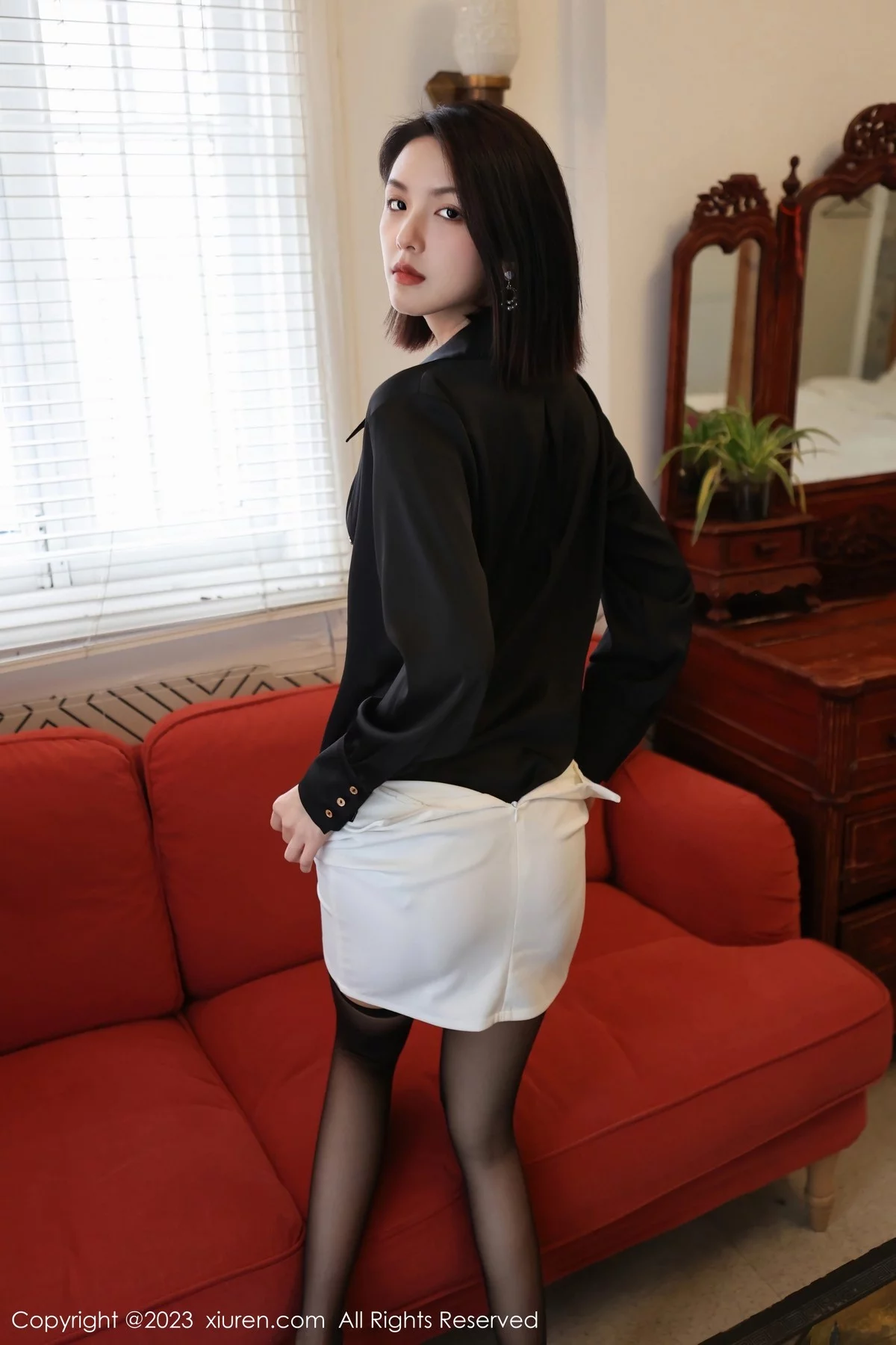 [[XiuRen秀人网]秀人网]No.6356_模特乔一一私房半脱露性感红色蕾丝内衣配黑丝吊袜完美诱惑写真89P