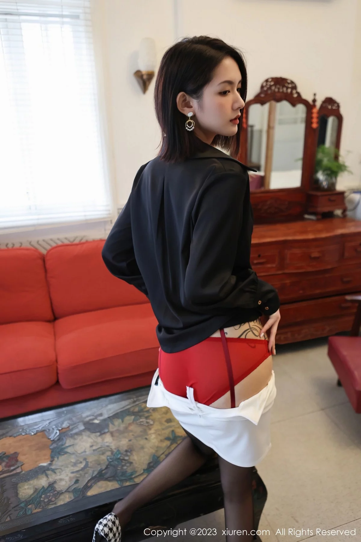 [[XiuRen秀人网]秀人网]No.6356_模特乔一一私房半脱露性感红色蕾丝内衣配黑丝吊袜完美诱惑写真89P