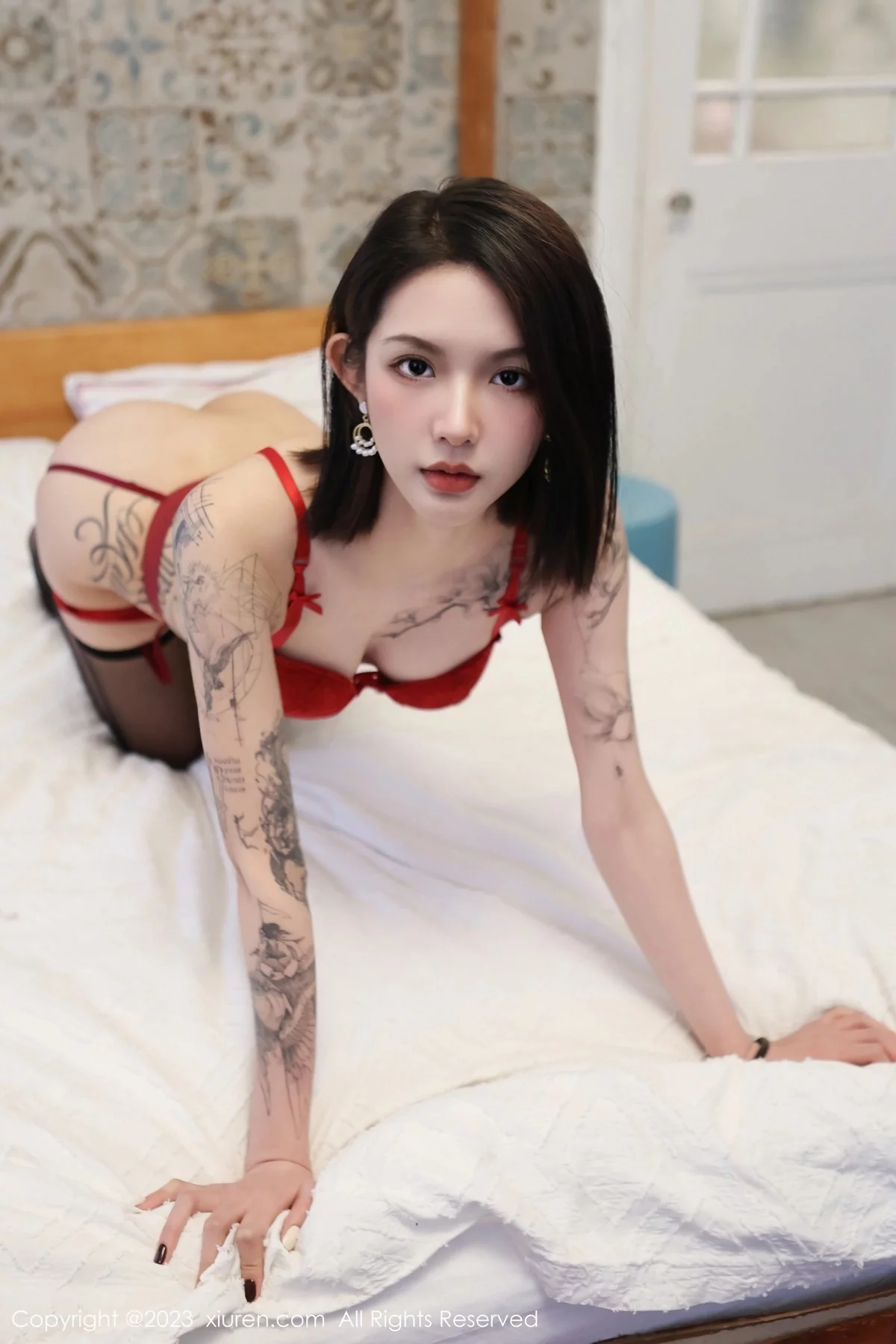 [[XiuRen秀人网]秀人网]No.6356_模特乔一一私房半脱露性感红色蕾丝内衣配黑丝吊袜完美诱惑写真89P