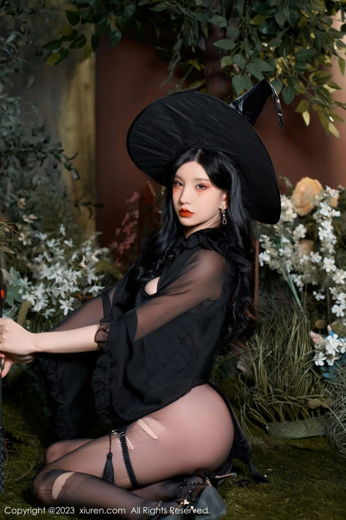 [[XiuRen秀人网]秀人网]No.6362_女神周于希Sally女巫的救赎主题半脱露豪乳遮点惹火诱惑写真71P