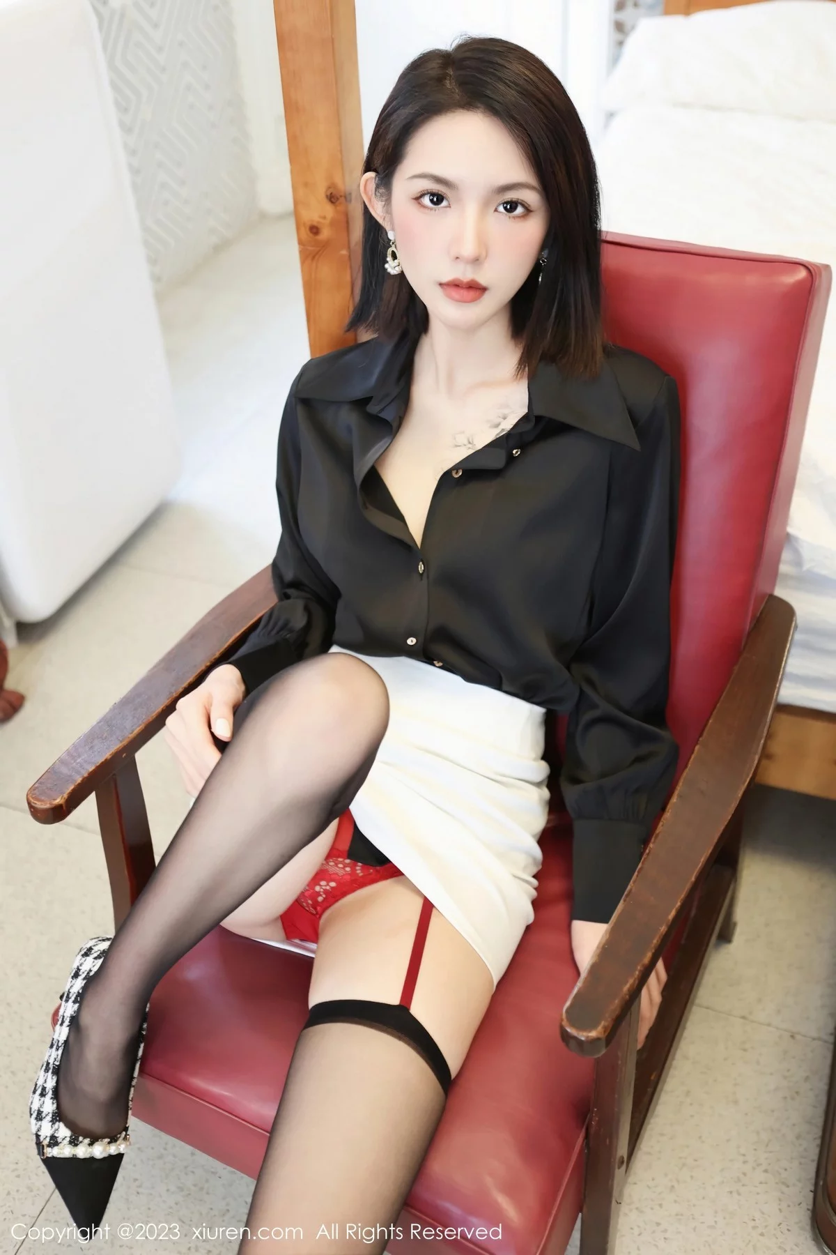 [[XiuRen秀人网]秀人网]No.6356_模特乔一一私房半脱露性感红色蕾丝内衣配黑丝吊袜完美诱惑写真89P