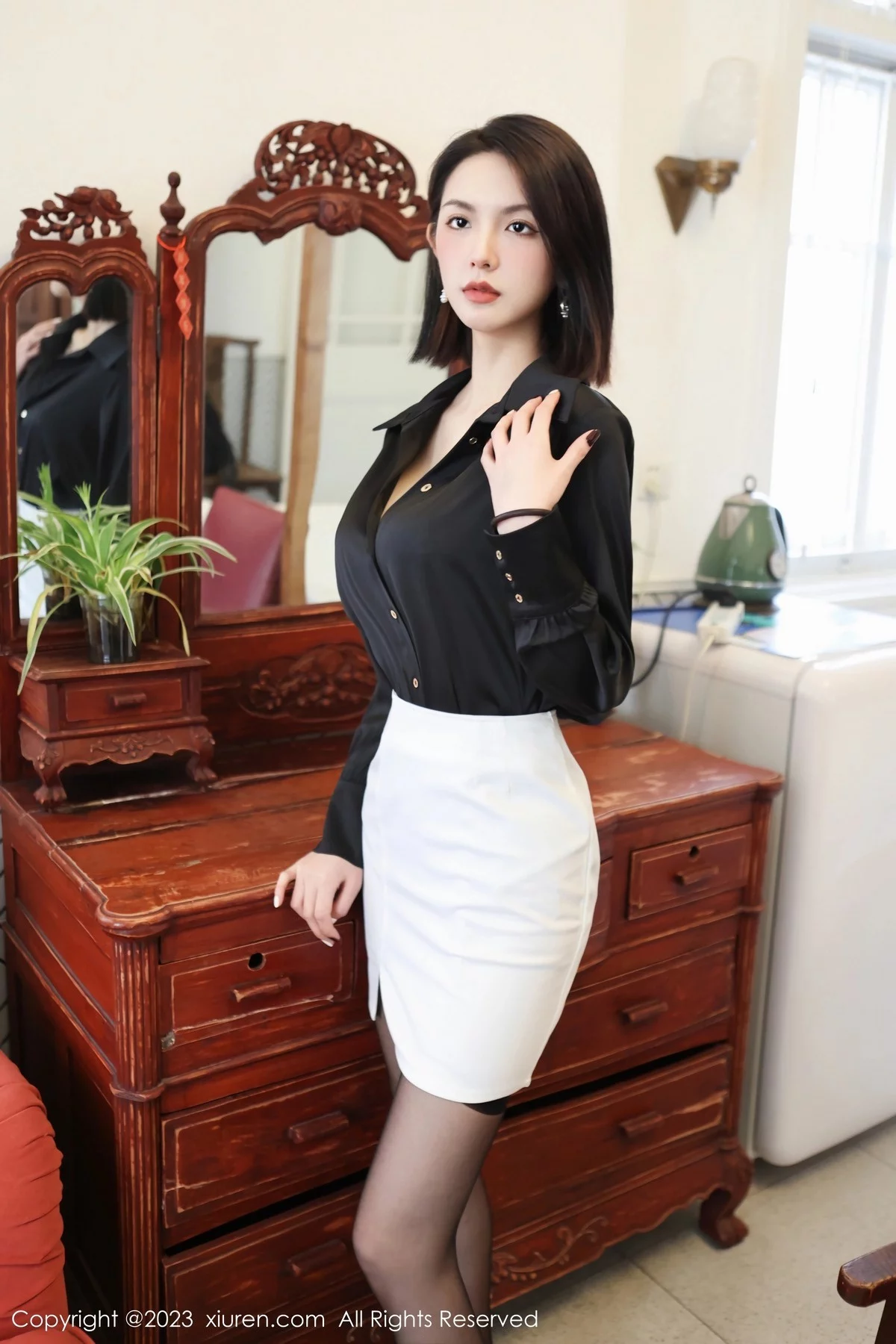 [[XiuRen秀人网]秀人网]No.6356_模特乔一一私房半脱露性感红色蕾丝内衣配黑丝吊袜完美诱惑写真89P