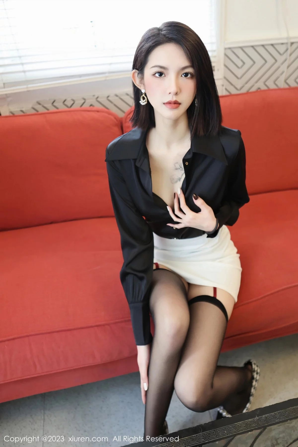 [[XiuRen秀人网]秀人网]No.6356_模特乔一一私房半脱露性感红色蕾丝内衣配黑丝吊袜完美诱惑写真89P