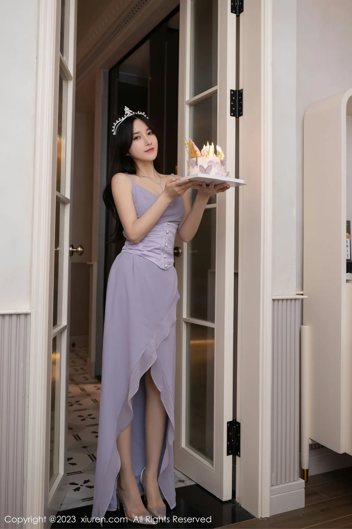 [[XiuRen秀人网]秀人网]No.6286_模特鱼子酱Fish生日篇主题紫灰色连衣长裙秀曼妙身姿迷人写真83P