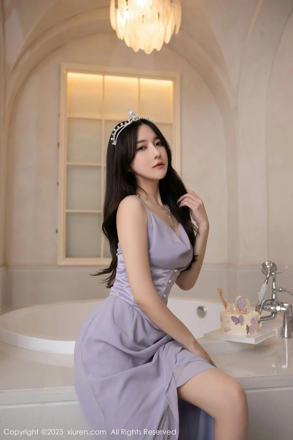 [[XiuRen秀人网]秀人网]No.6286_模特鱼子酱Fish生日篇主题紫灰色连衣长裙秀曼妙身姿迷人写真83P