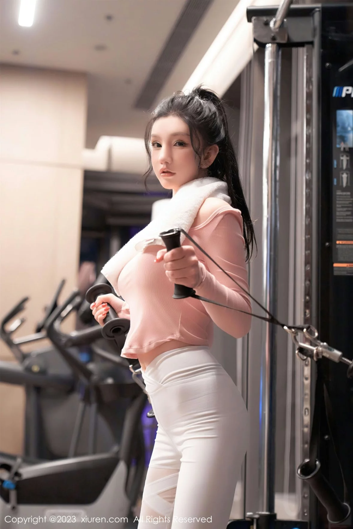 [[XiuRen秀人网]秀人网]No.6285_女神周于希Sally澳门旅拍健身少女主题超薄肉丝秀翘臀诱惑写真80P