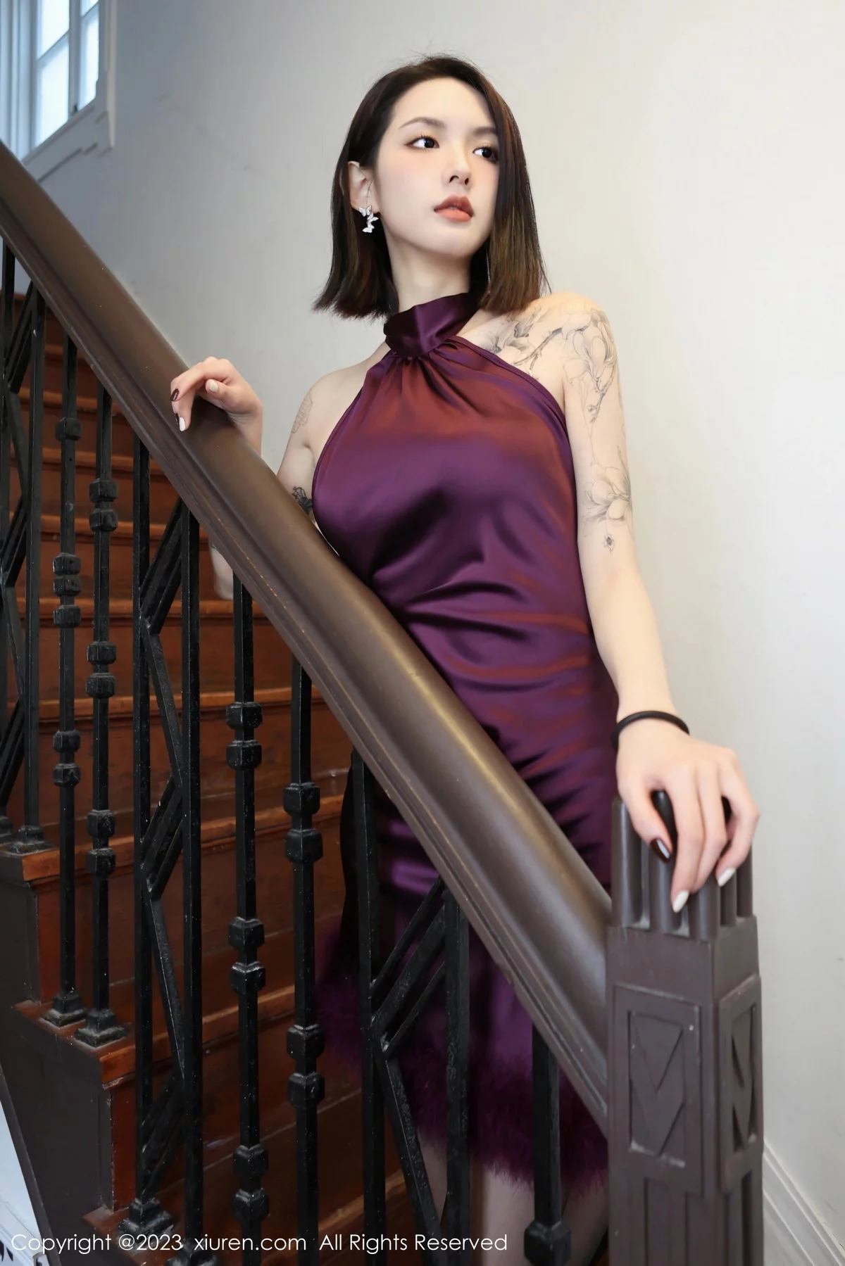 [[XiuRen秀人网]秀人网]No.6280_模特乔一一性感紫色连衣裙配超薄黑丝秀曼妙身姿迷人诱惑写真71P