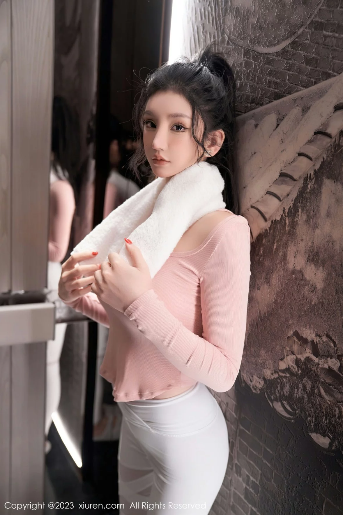 [[XiuRen秀人网]秀人网]No.6285_女神周于希Sally澳门旅拍健身少女主题超薄肉丝秀翘臀诱惑写真80P