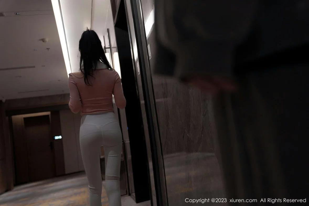 [[XiuRen秀人网]秀人网]No.6285_女神周于希Sally澳门旅拍健身少女主题超薄肉丝秀翘臀诱惑写真80P