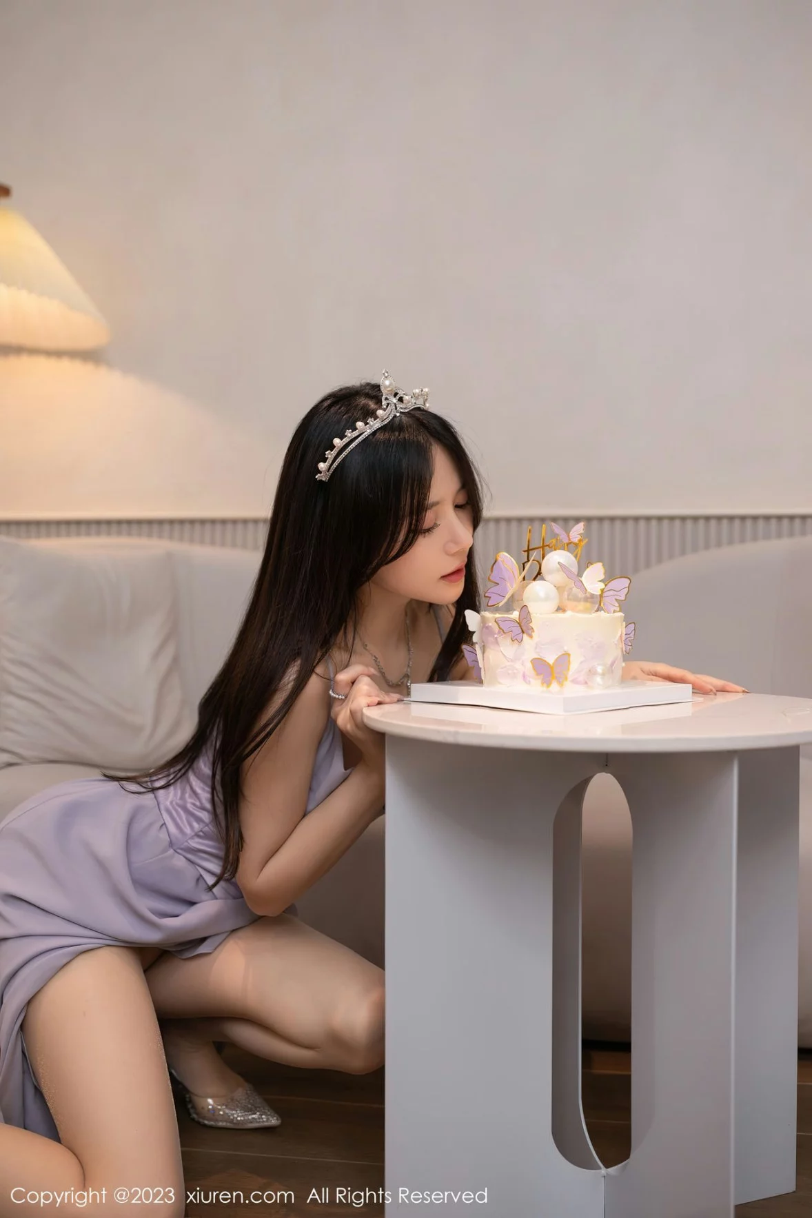 [[XiuRen秀人网]秀人网]No.6286_模特鱼子酱Fish生日篇主题紫灰色连衣长裙秀曼妙身姿迷人写真83P