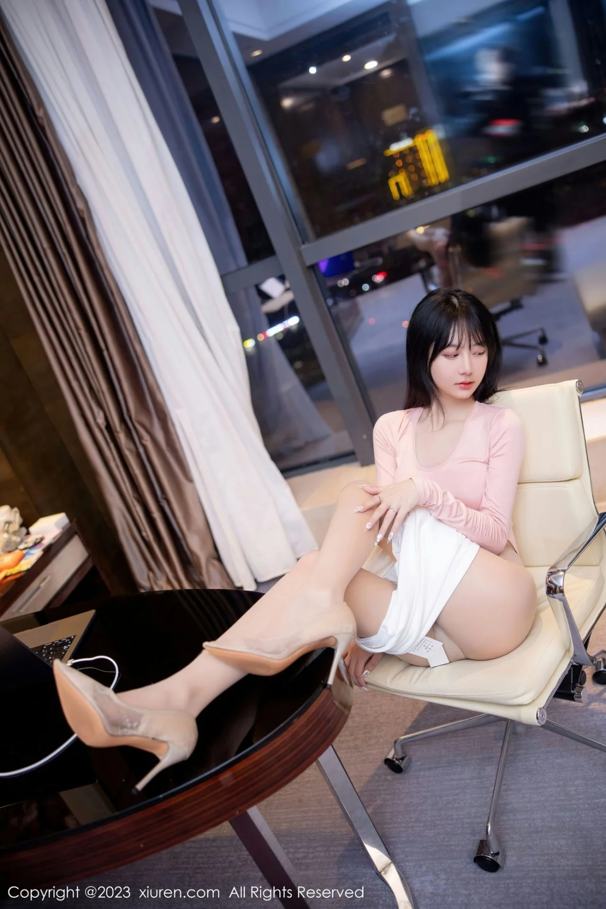 [[XiuRen秀人网]秀人网]No.6367_模特谢小蒽性感粉色上衣配白短裙露超薄无内肉丝撩人诱惑写真91P