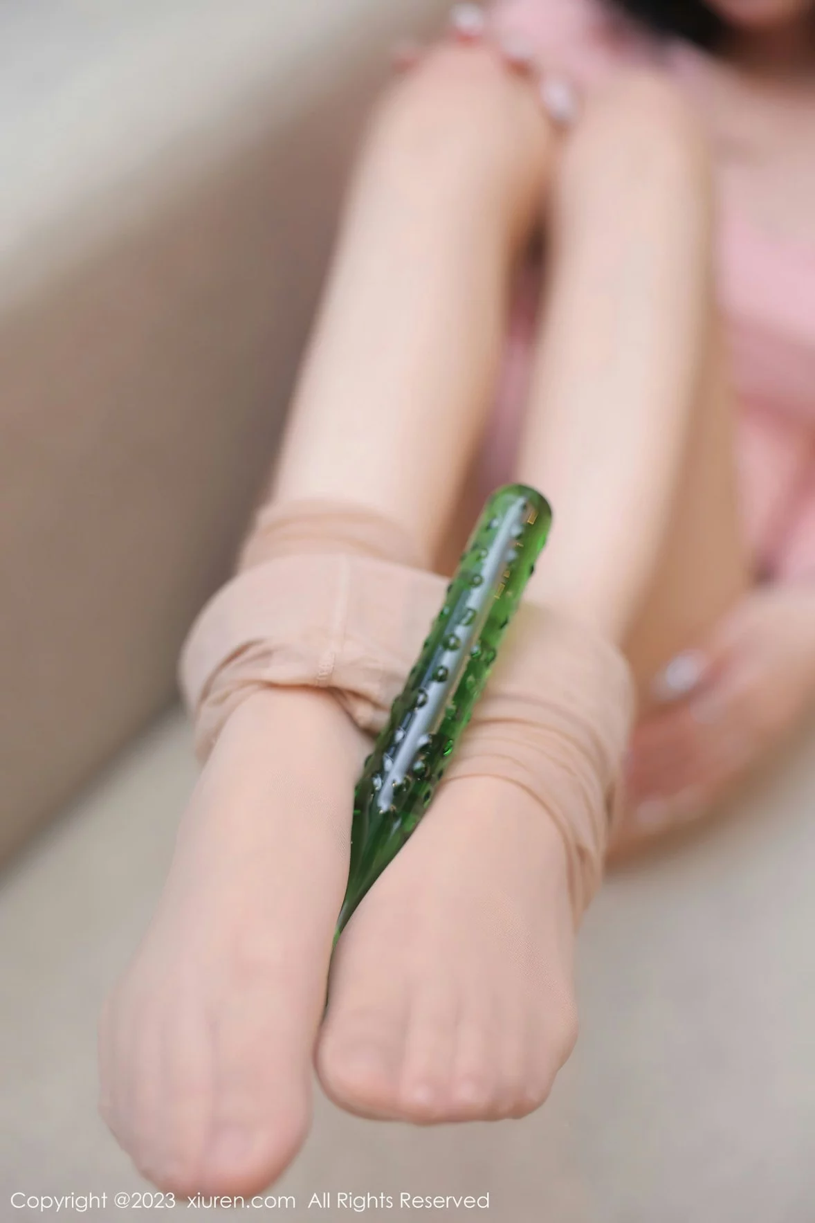 [[XiuRen秀人网]秀人网]No.6367_模特谢小蒽性感粉色上衣配白短裙露超薄无内肉丝撩人诱惑写真91P