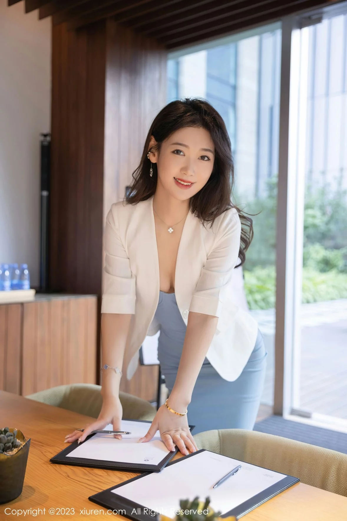 [[XiuRen秀人网]秀人网]No.6368_模特唐安琪性感OL职业装配超薄肉丝秀曼妙身姿迷人诱惑写真83P