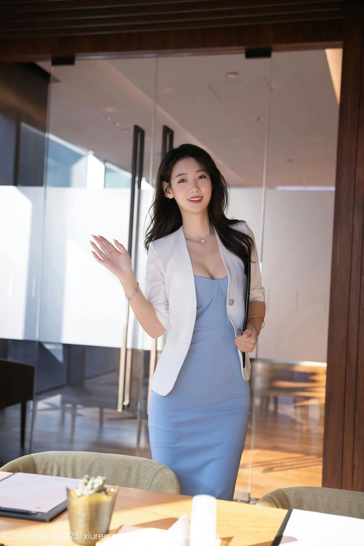 [[XiuRen秀人网]秀人网]No.6368_模特唐安琪性感OL职业装配超薄肉丝秀曼妙身姿迷人诱惑写真83P