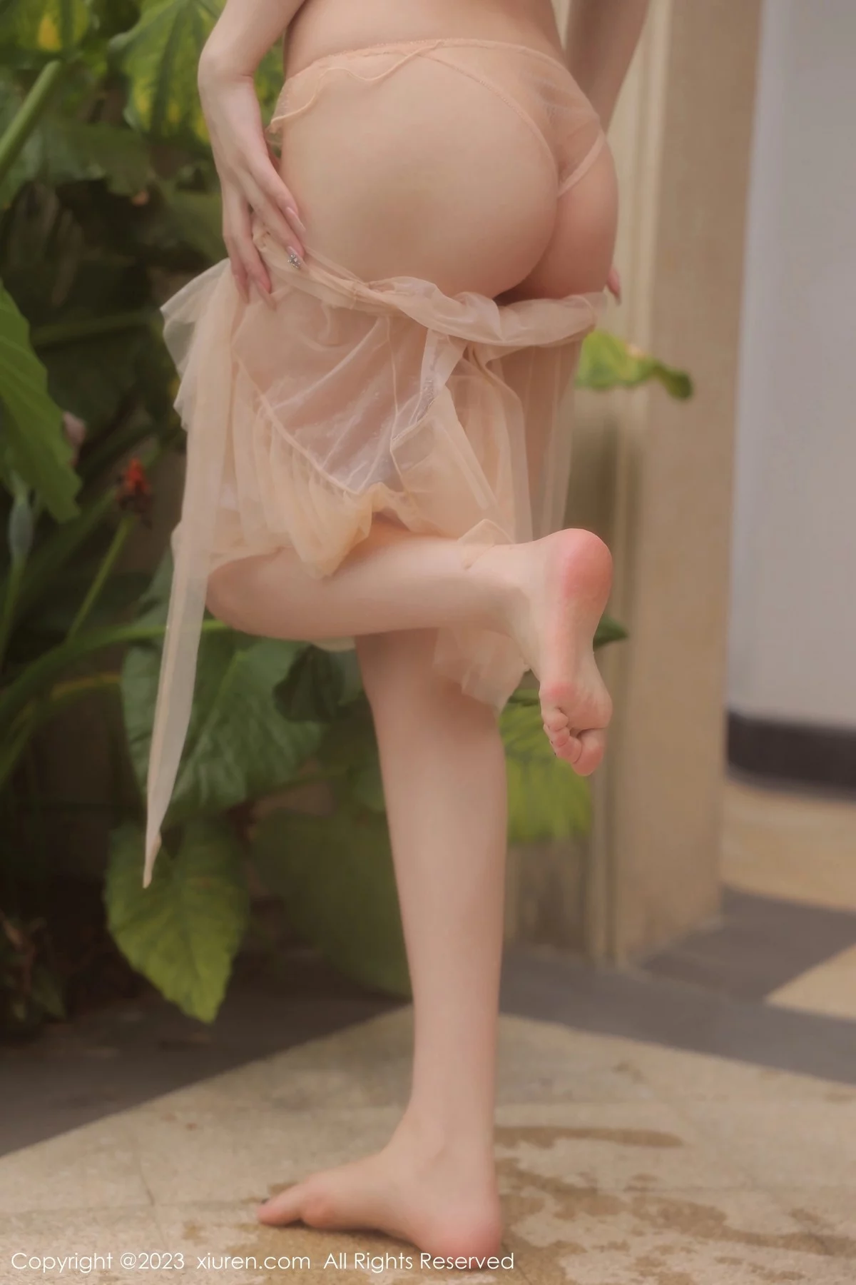 [[XiuRen秀人网]秀人网]No.6370_模特李雅柔泳池场景性感浅色薄透连衣长裙秀完美身材诱惑写真55P