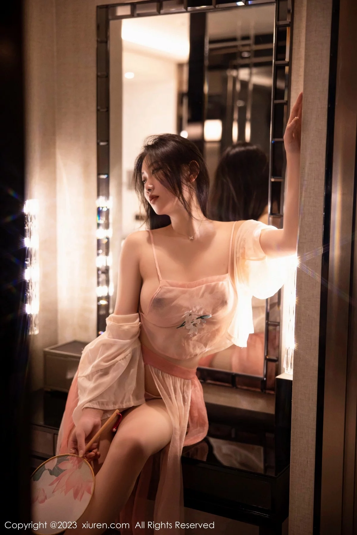[[XiuRen秀人网]秀人网]No.6369_新人模特李佳芮cherie性感粉色薄透古装服饰秀惹火身材诱惑写真91P