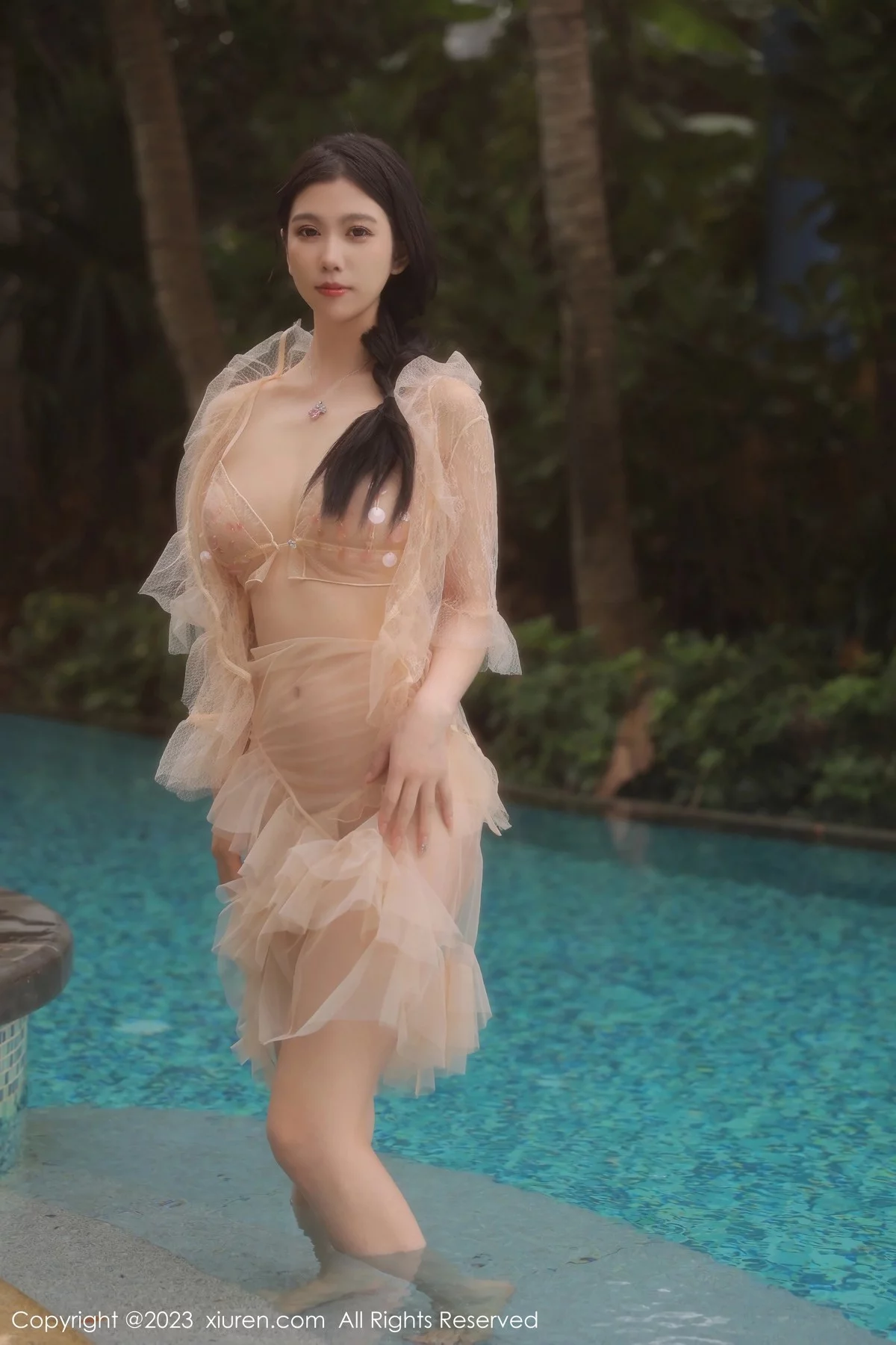 [[XiuRen秀人网]秀人网]No.6370_模特李雅柔泳池场景性感浅色薄透连衣长裙秀完美身材诱惑写真55P