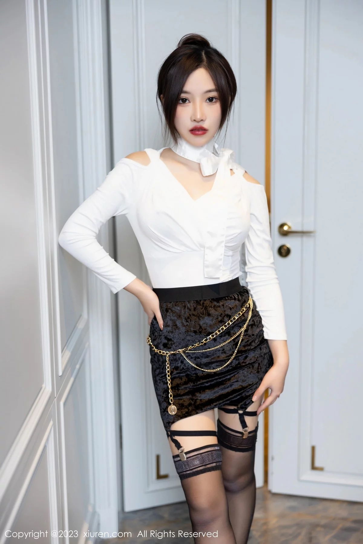 [[XiuRen秀人网]秀人网]No.6378_新人模特妙可可Cheese白上衣配黑短裙秀丰腴身材完美诱惑写真86P