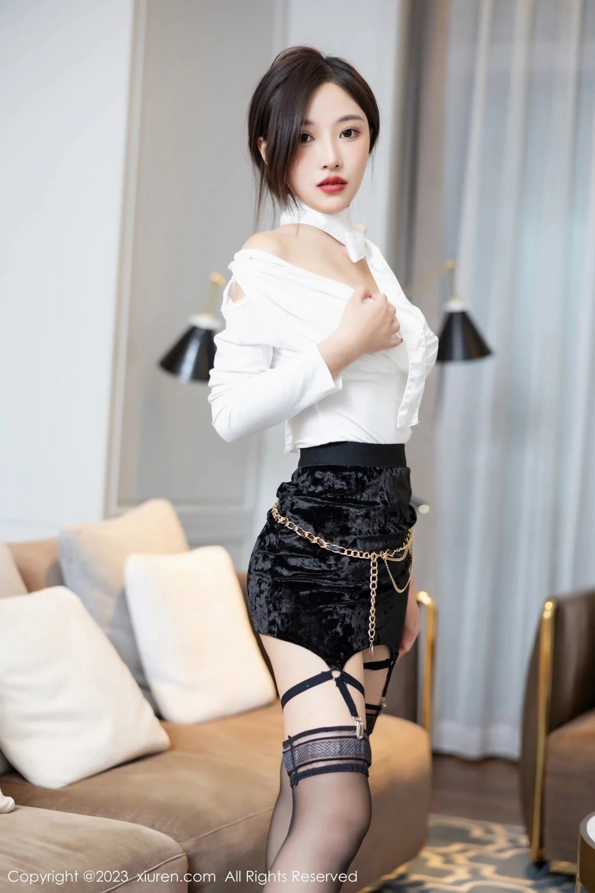 [[XiuRen秀人网]秀人网]No.6378_新人模特妙可可Cheese白上衣配黑短裙秀丰腴身材完美诱惑写真86P