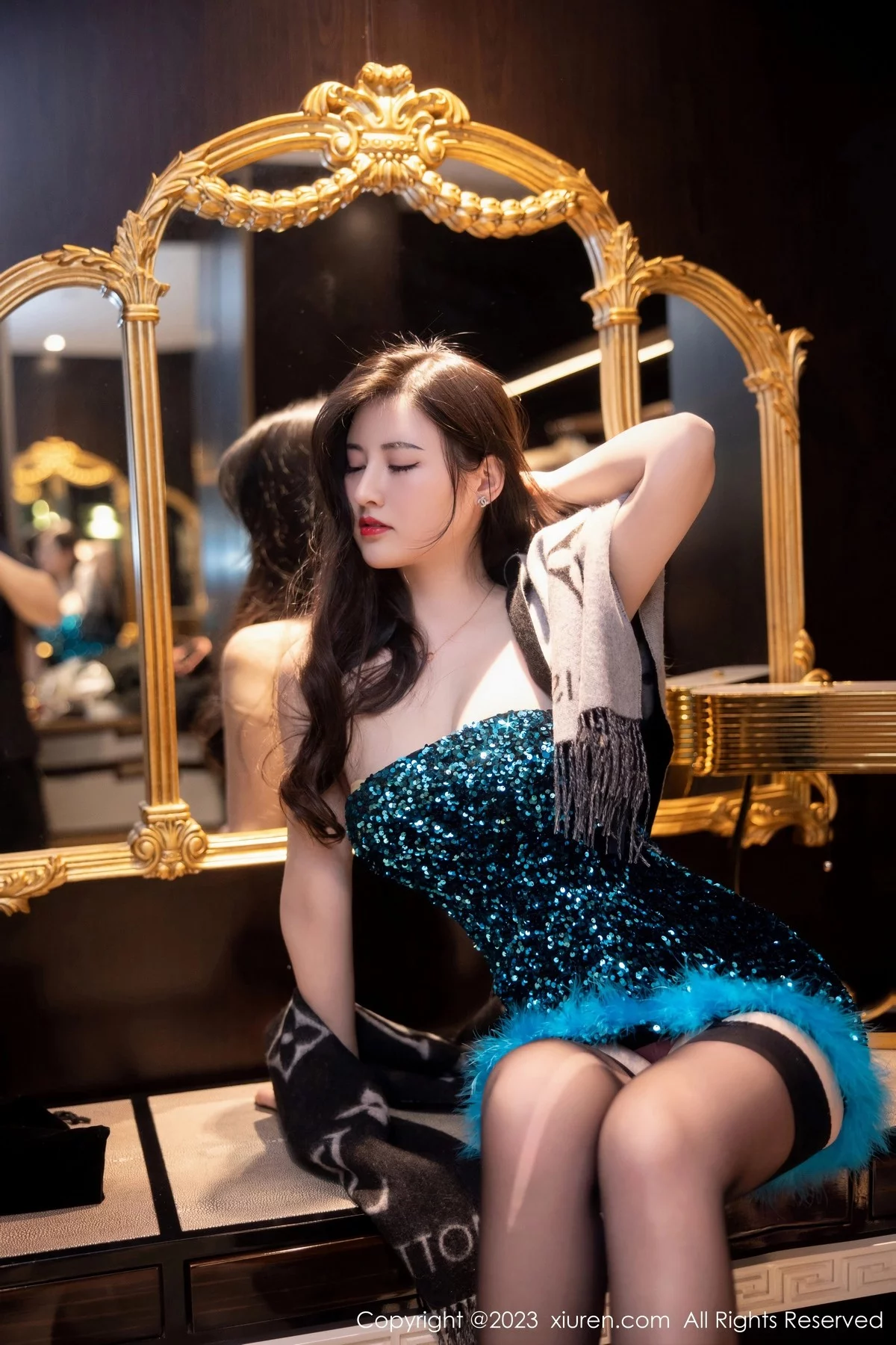 [[XiuRen秀人网]秀人网]No.6384_模特诗诗kiki性感蓝黑露肩连衣短裙露黑色蕾丝内衣惹火诱惑写真86P
