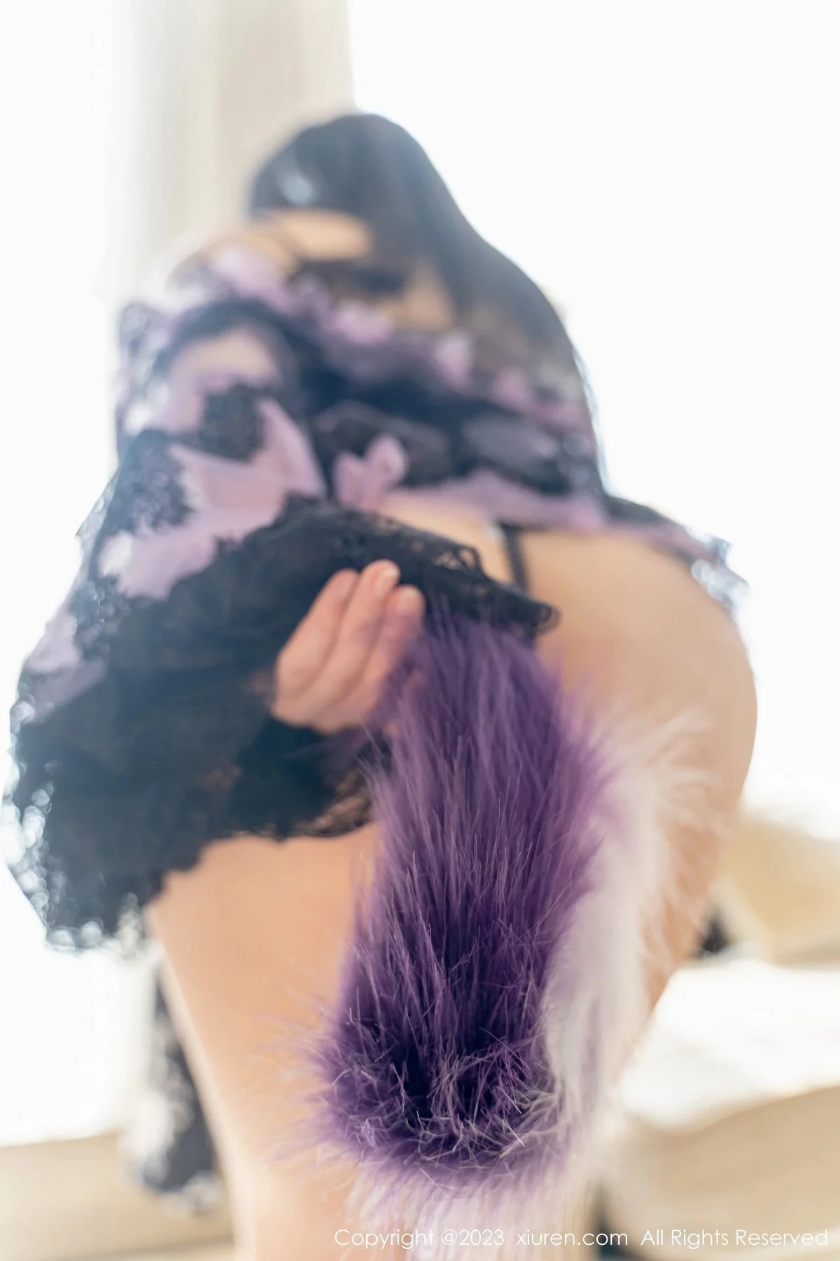 [[XiuRen秀人网]秀人网]No.6379_模特汐汐爱吃草莓性感黑白色上衣配开档肉丝秀完美身材诱惑写真62P