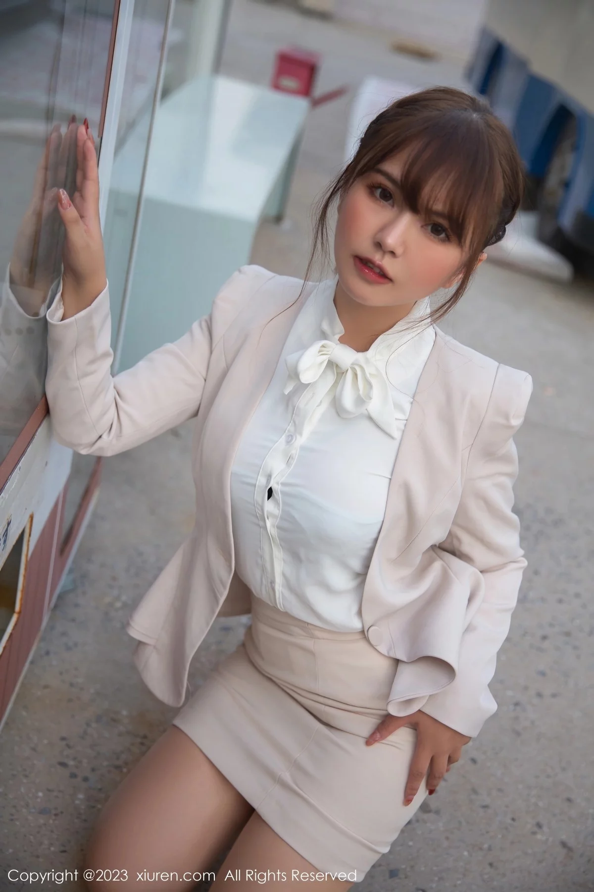 [[XiuRen秀人网]秀人网]No.6383_模特张思允Nice户外OL装半脱露性感黑色蕾丝内衣迷人诱惑写真87P