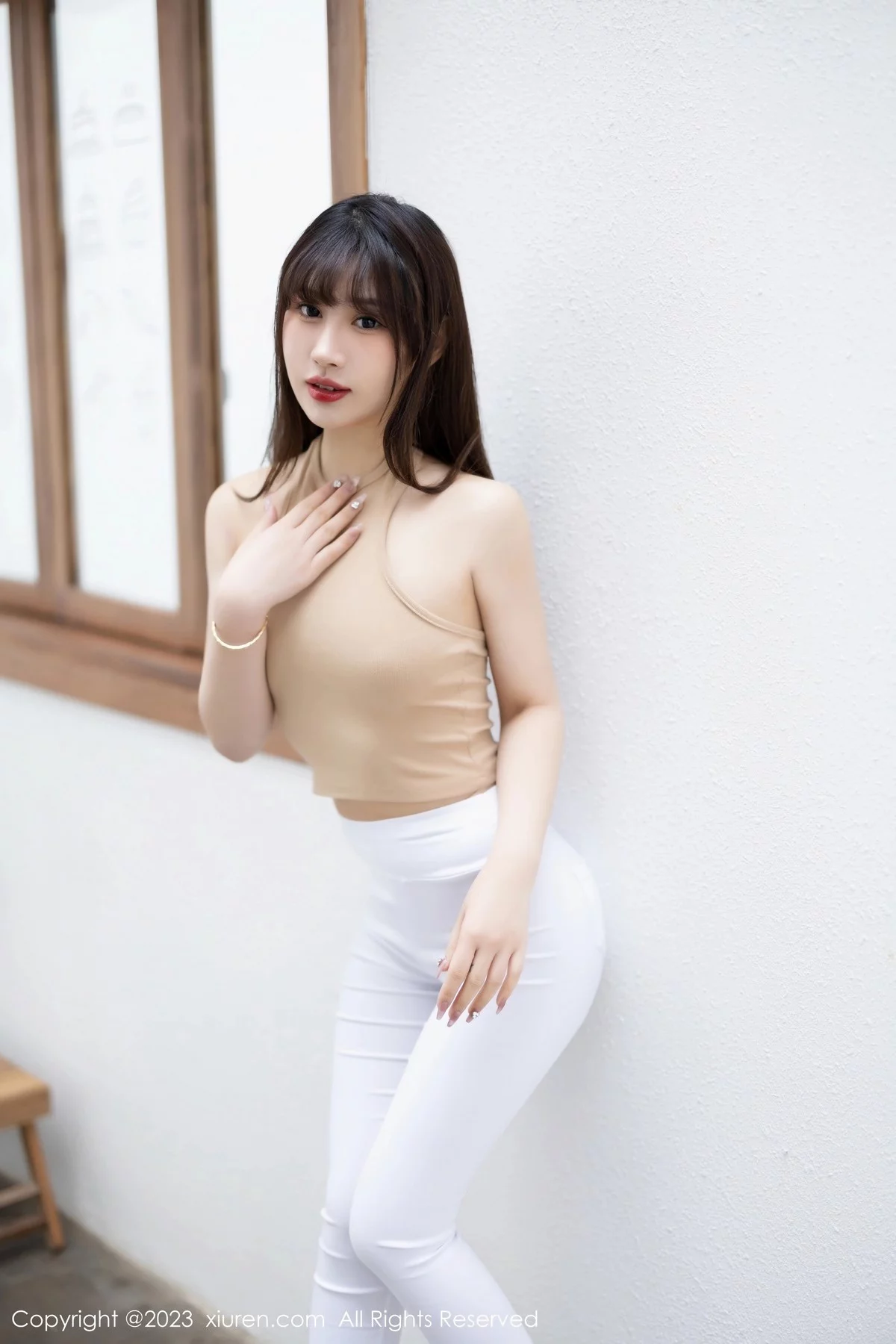 [[XiuRen秀人网]秀人网]No.6388_模特张欣欣海南岛旅拍脱白色长裤露超薄无内肉丝撩人诱惑写真80P