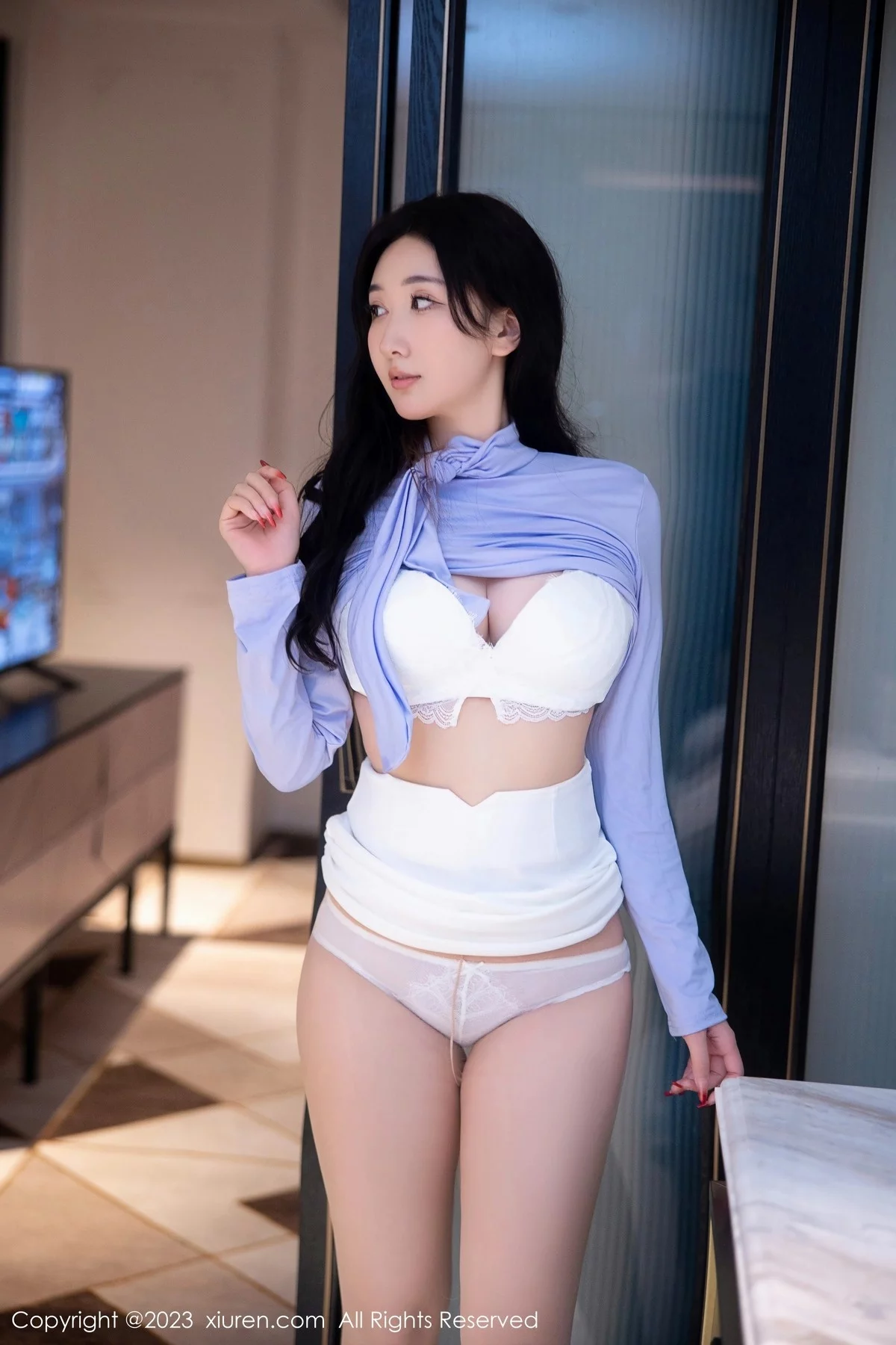 [[XiuRen秀人网]秀人网]No.6389_模特江真真浅紫上衣配白短裙露性感白色蕾丝内衣完美诱惑写真100P