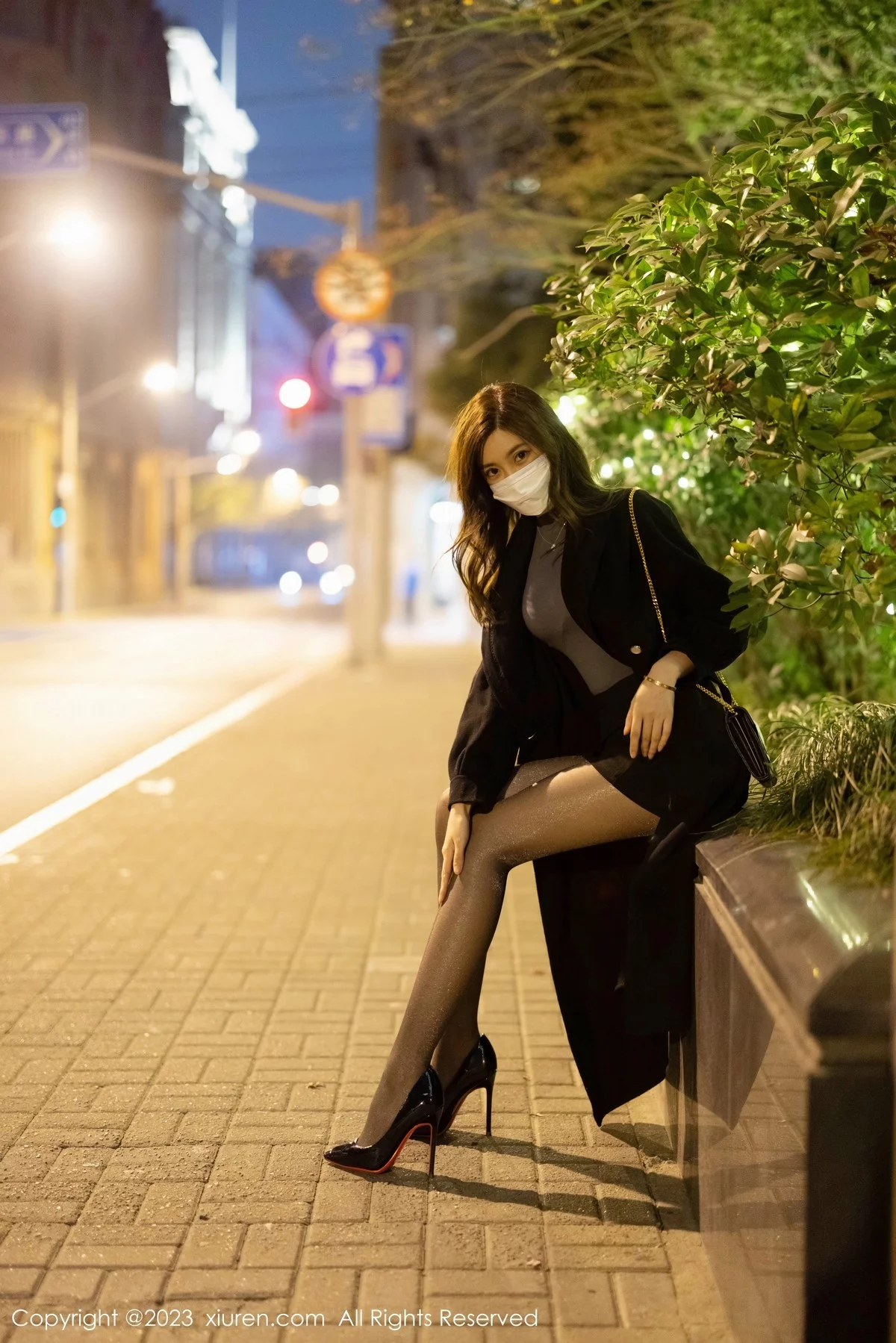 [[XiuRen秀人网]秀人网]No.6395_女神绮里嘉ula深灰色收身上衣配黑短裙露性感灰色内衣诱惑写真79P