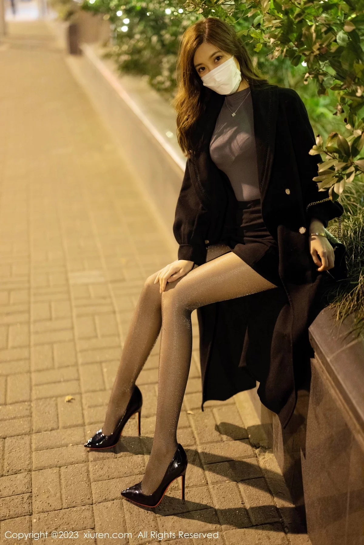 [[XiuRen秀人网]秀人网]No.6395_女神绮里嘉ula深灰色收身上衣配黑短裙露性感灰色内衣诱惑写真79P