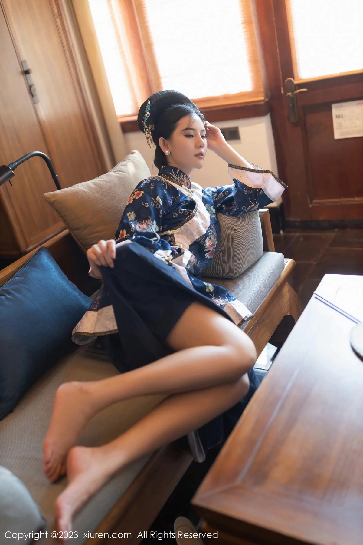 [[XiuRen秀人网]秀人网]No.6398_模特就是阿朱啊脱宫廷古装露蓝色睡衣秀曼妙绝美身姿诱惑写真86P