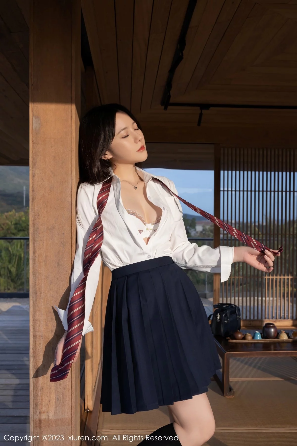 [[XiuRen秀人网]秀人网]No.6400_模特鱼子酱Fish性感学妹装扮白T配深蓝短裙秀曼妙身姿诱惑写真82P