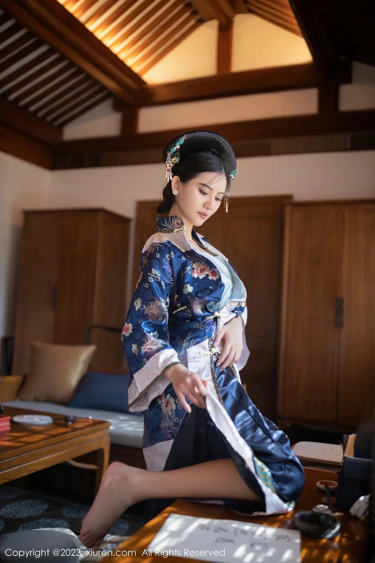 [[XiuRen秀人网]秀人网]No.6398_模特就是阿朱啊脱宫廷古装露蓝色睡衣秀曼妙绝美身姿诱惑写真86P