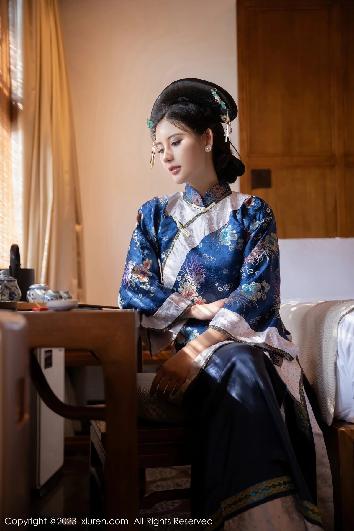 [[XiuRen秀人网]秀人网]No.6398_模特就是阿朱啊脱宫廷古装露蓝色睡衣秀曼妙绝美身姿诱惑写真86P