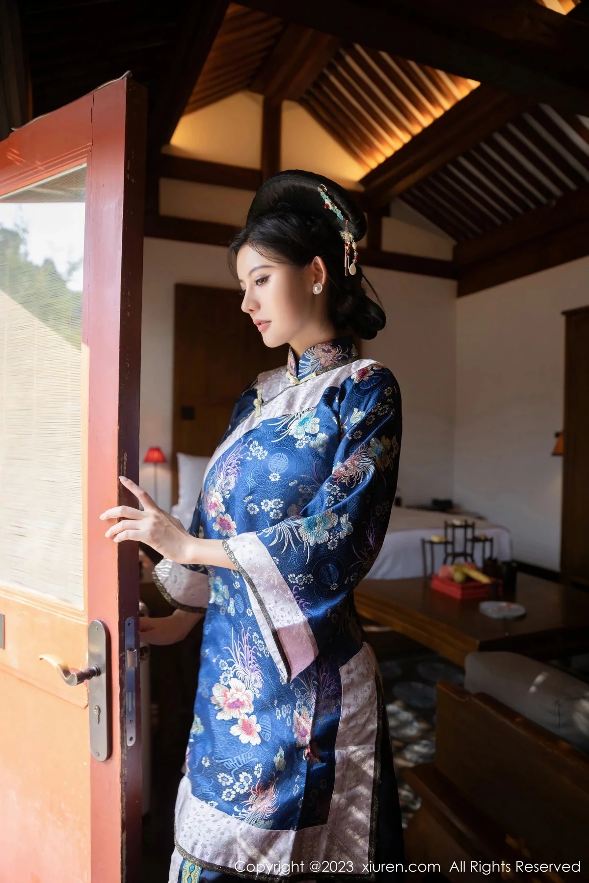 [[XiuRen秀人网]秀人网]No.6398_模特就是阿朱啊脱宫廷古装露蓝色睡衣秀曼妙绝美身姿诱惑写真86P