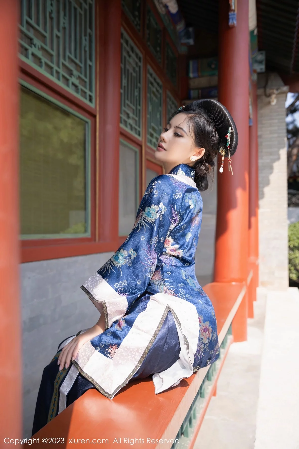 [[XiuRen秀人网]秀人网]No.6398_模特就是阿朱啊脱宫廷古装露蓝色睡衣秀曼妙绝美身姿诱惑写真86P