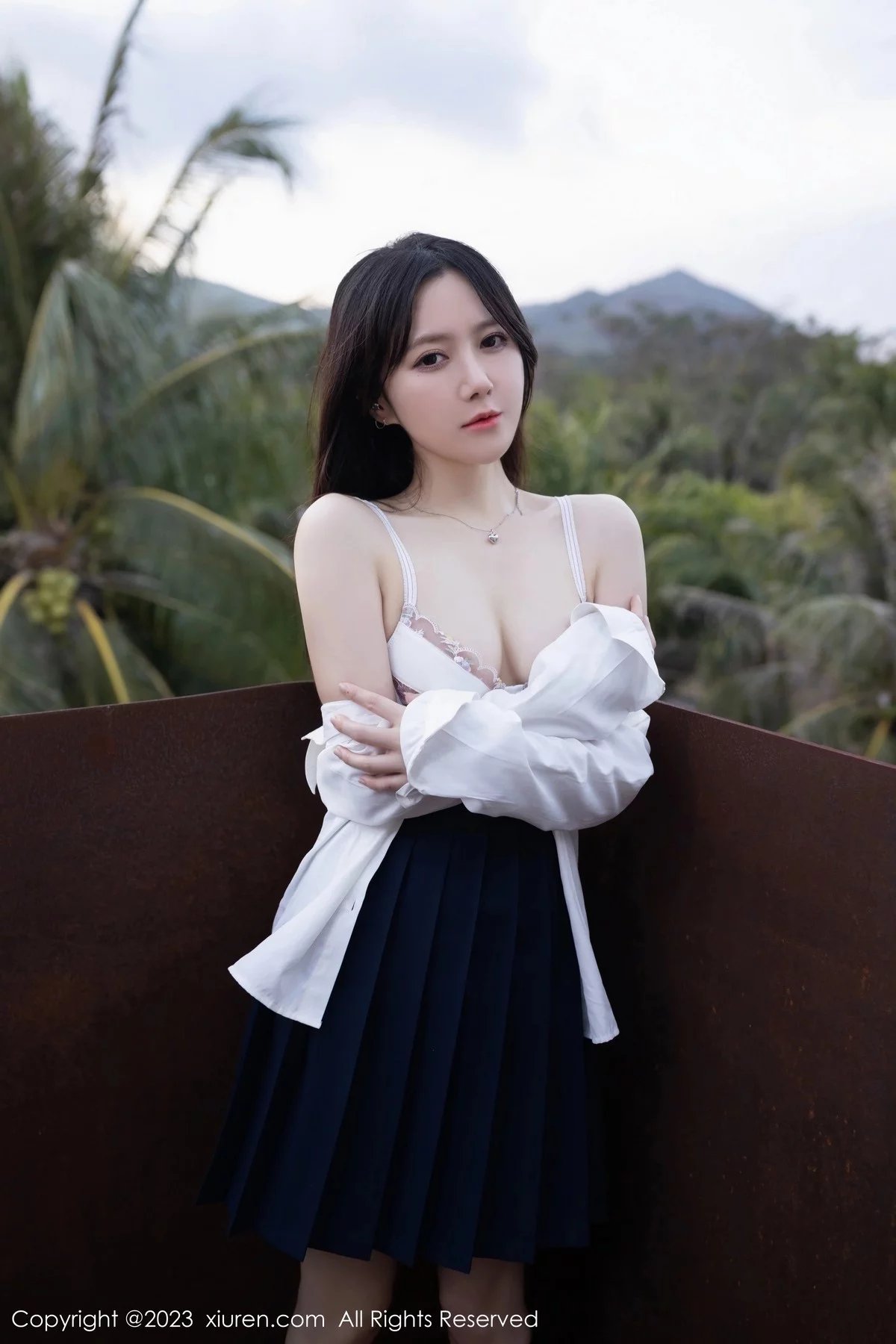 [[XiuRen秀人网]秀人网]No.6400_模特鱼子酱Fish性感学妹装扮白T配深蓝短裙秀曼妙身姿诱惑写真82P