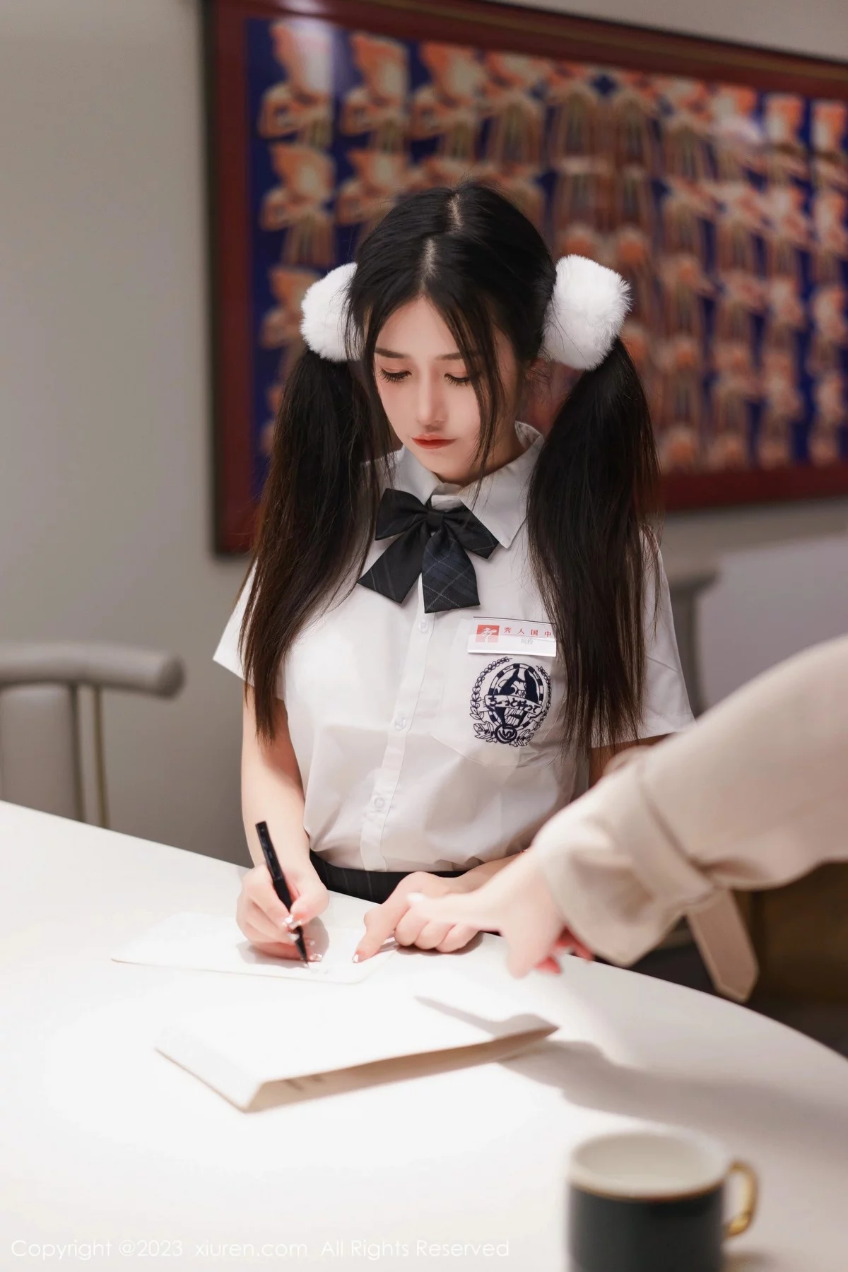 [[XiuRen秀人网]秀人网]No.6397_模特laura阿姣泰国旅拍白色上衣配黑短裙露蕾丝边内衣诱惑写真81P