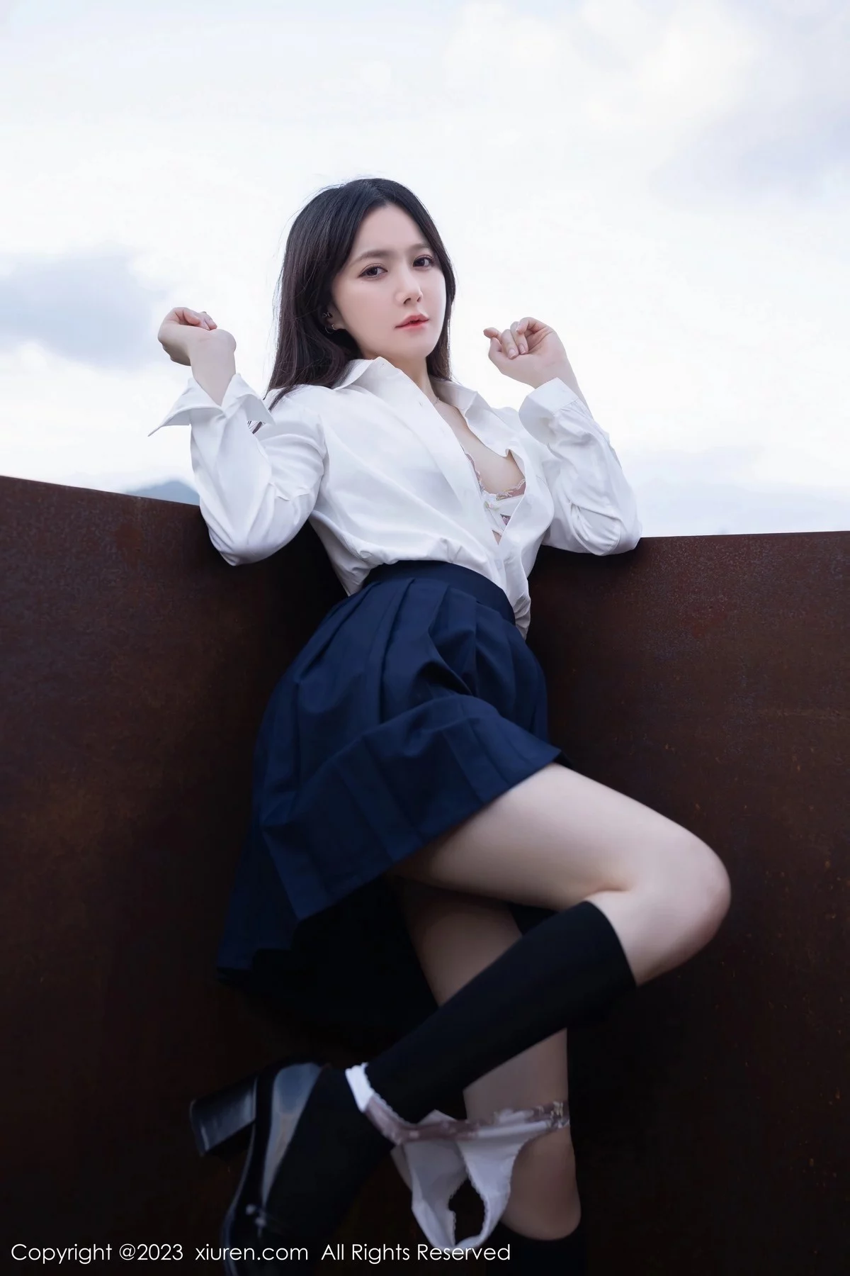 [[XiuRen秀人网]秀人网]No.6400_模特鱼子酱Fish性感学妹装扮白T配深蓝短裙秀曼妙身姿诱惑写真82P