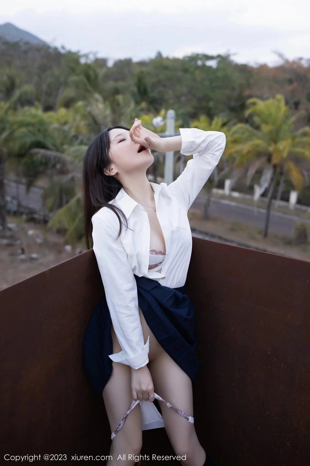 [[XiuRen秀人网]秀人网]No.6400_模特鱼子酱Fish性感学妹装扮白T配深蓝短裙秀曼妙身姿诱惑写真82P