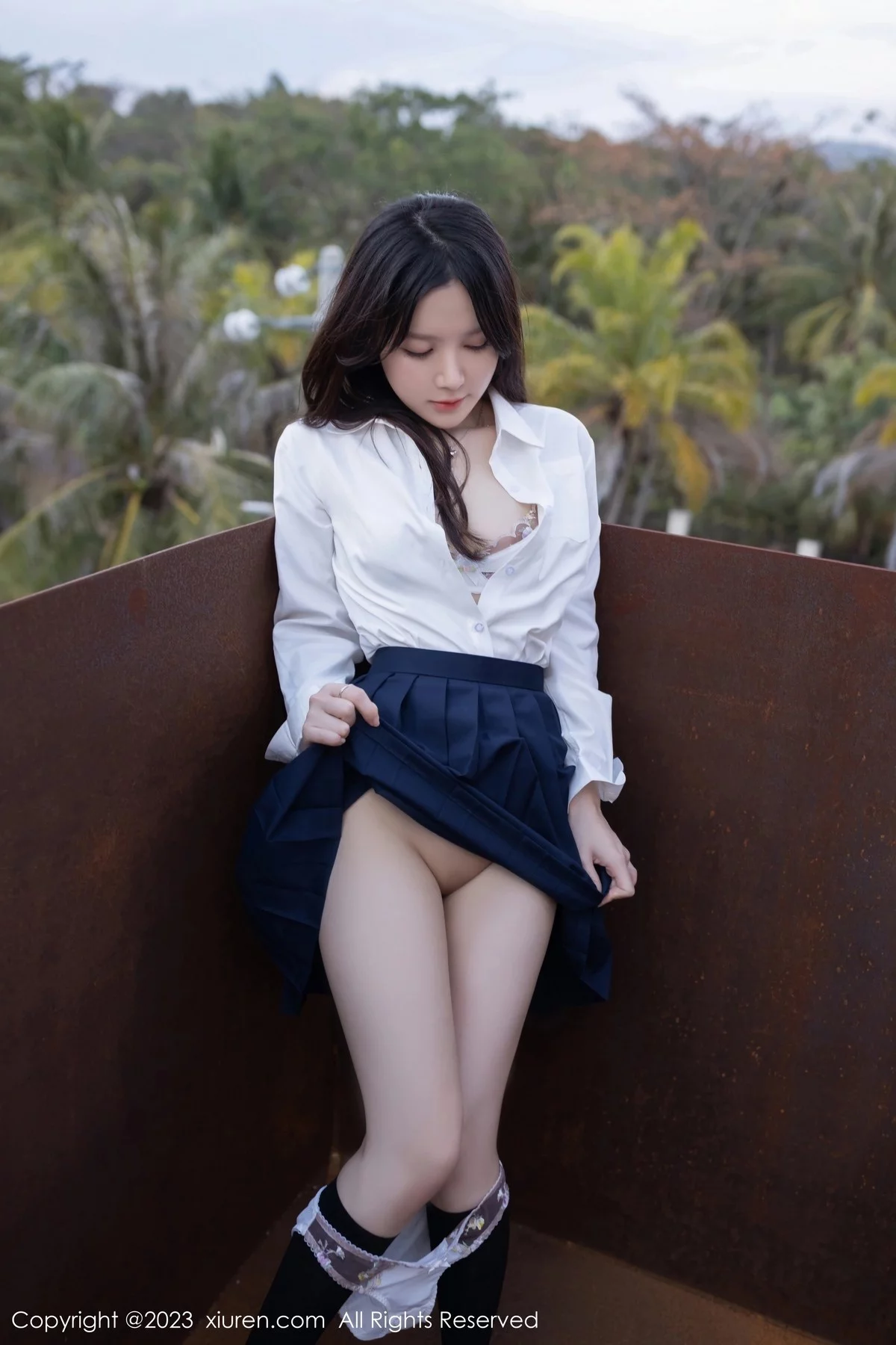 [[XiuRen秀人网]秀人网]No.6400_模特鱼子酱Fish性感学妹装扮白T配深蓝短裙秀曼妙身姿诱惑写真82P