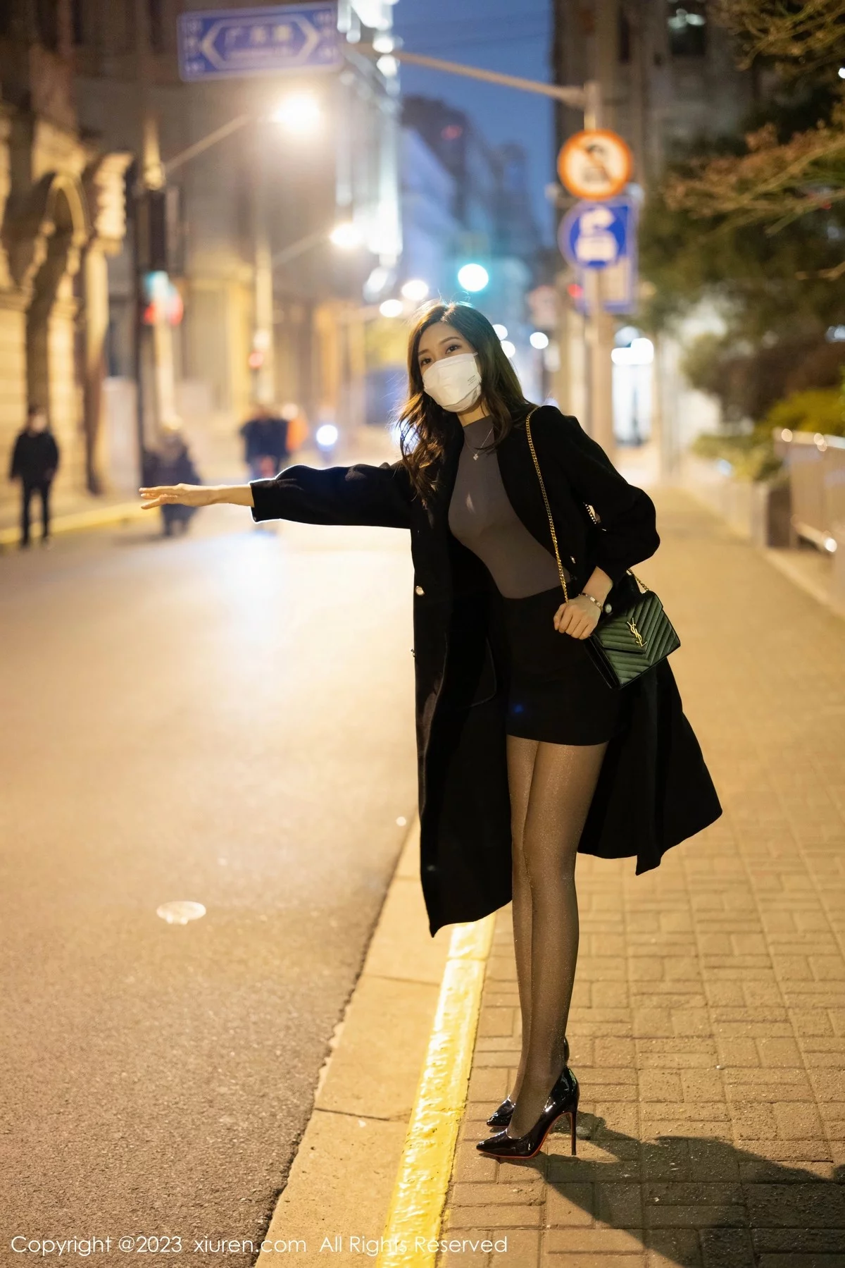 [[XiuRen秀人网]秀人网]No.6395_女神绮里嘉ula深灰色收身上衣配黑短裙露性感灰色内衣诱惑写真79P