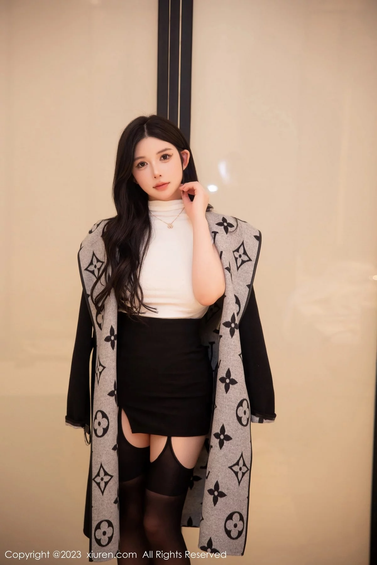 [[XiuRen秀人网]秀人网]No.6394_模特林珊珊白色轻透上衣配黑短裙魅惑黑丝秀曼妙身姿迷人写真103P